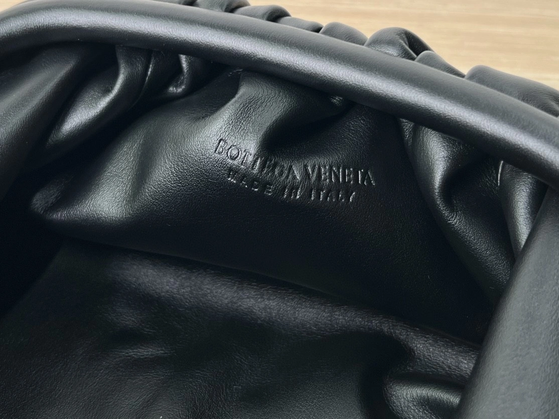 MOMO- 690238 Lambskin THE POUCH item : B-B000C0954