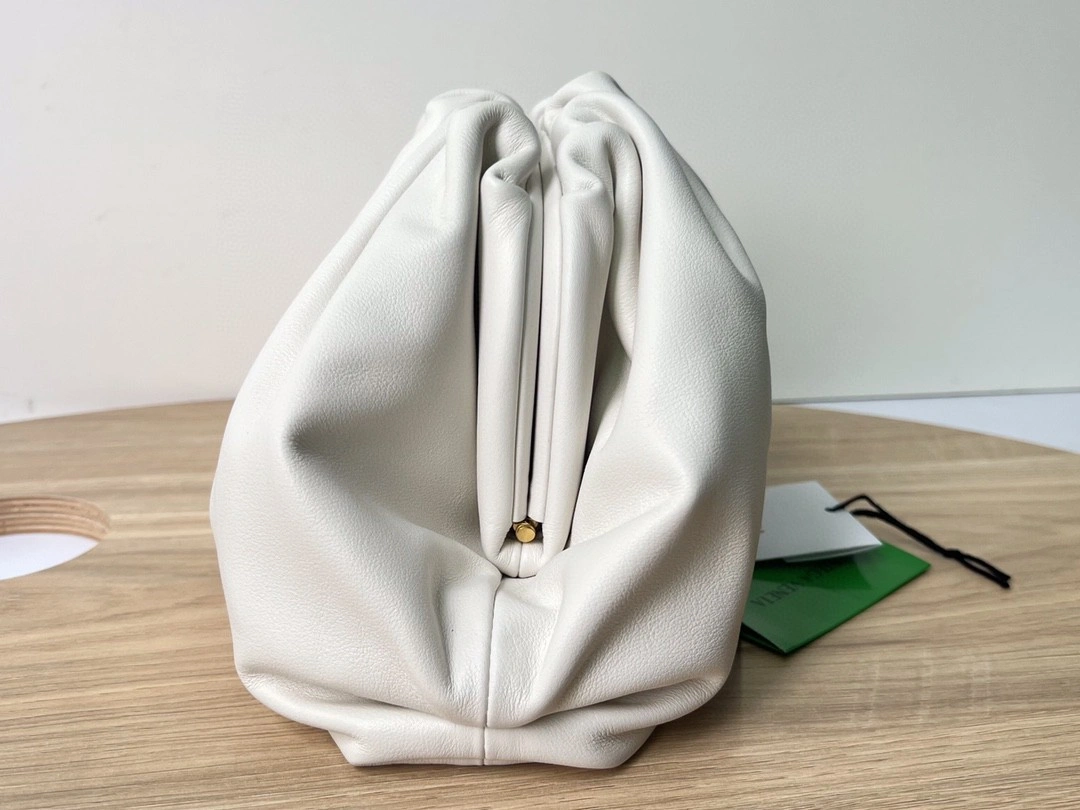 MOMO- 690238 Lambskin THE POUCH item : B-B000C0955