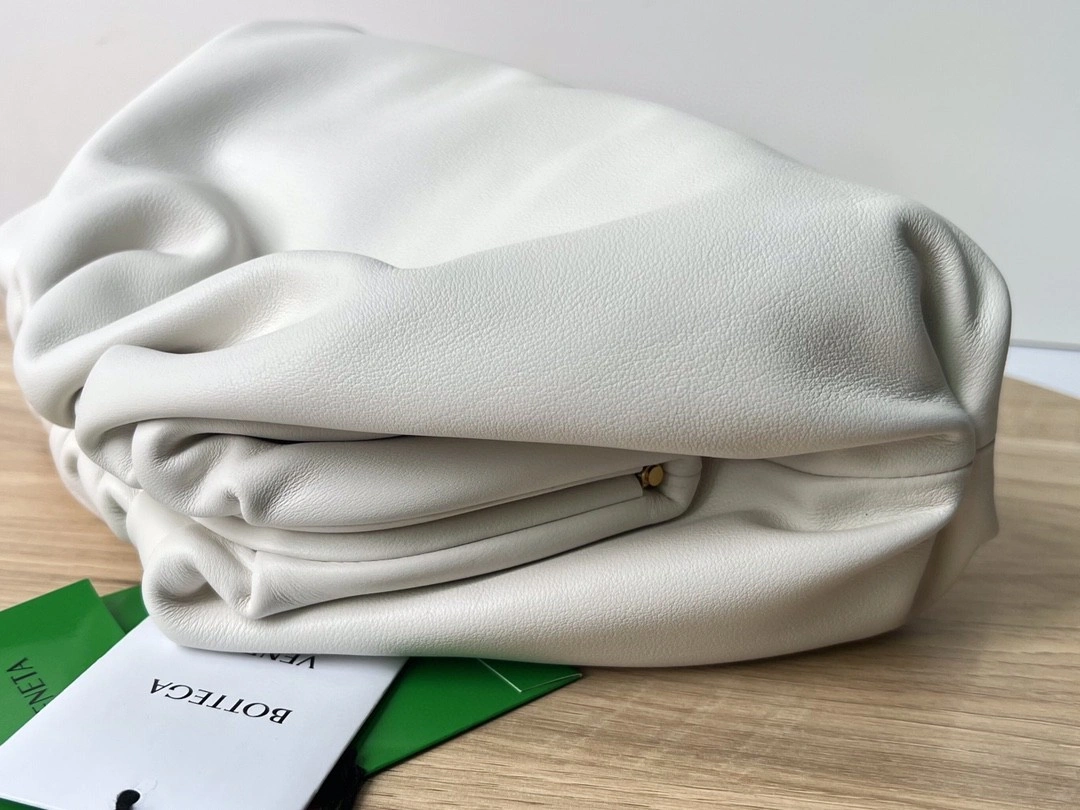 MOMO- 690238 Lambskin THE POUCH item : B-B000C0955