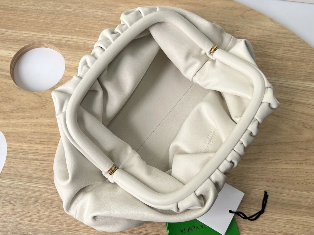 MOMO- 690238 Lambskin THE POUCH item : B-B000C0955