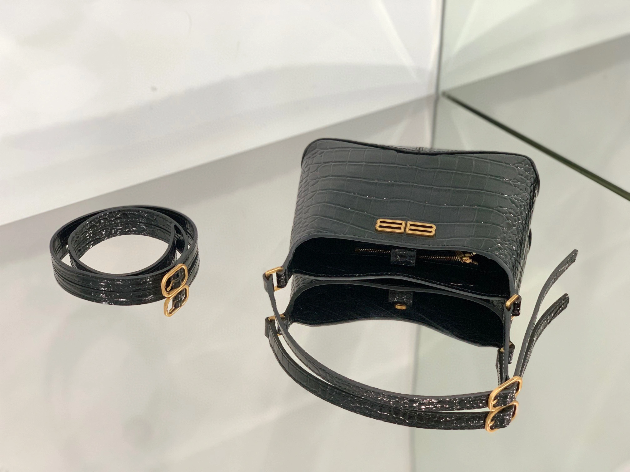 MOMO- 6955892108X1000 XX cowhide item：B-B063F1701C
