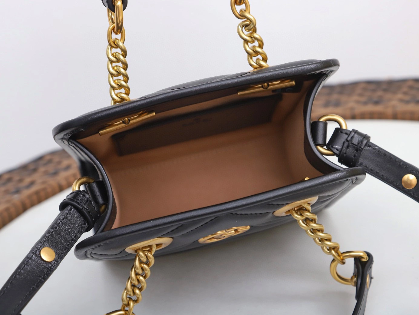 MOMO- 696123-DTDHT-1000 cowhide item：B-B191F1120C
