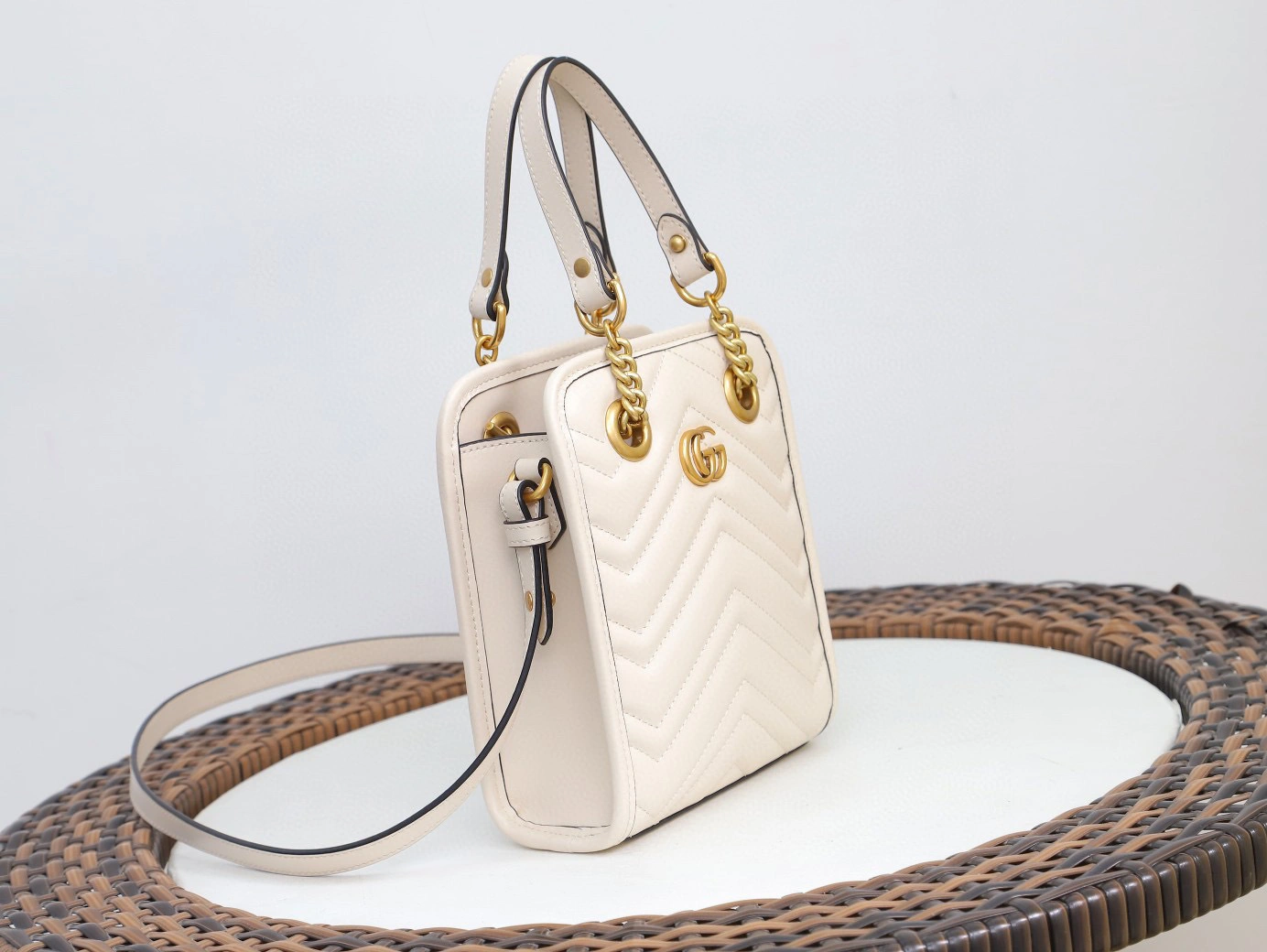 MOMO- 696123-DTDHT-9022 Marmont cowhide item：B-B191F1121C