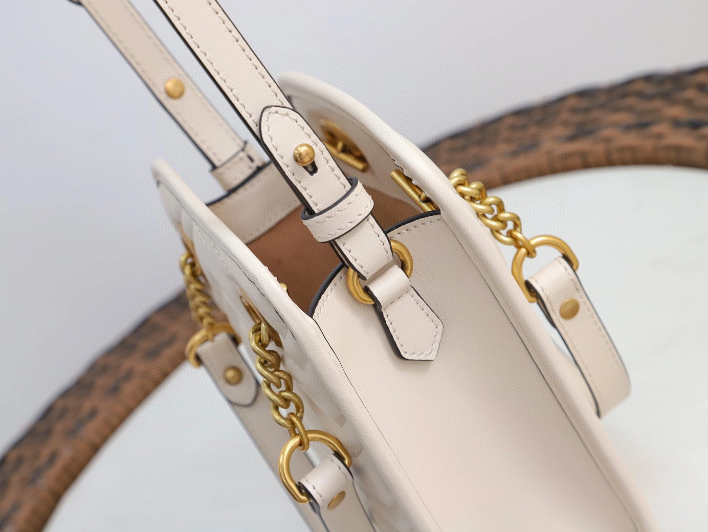 MOMO- 696123-DTDHT-9022 Marmont cowhide item：B-B191F1121C