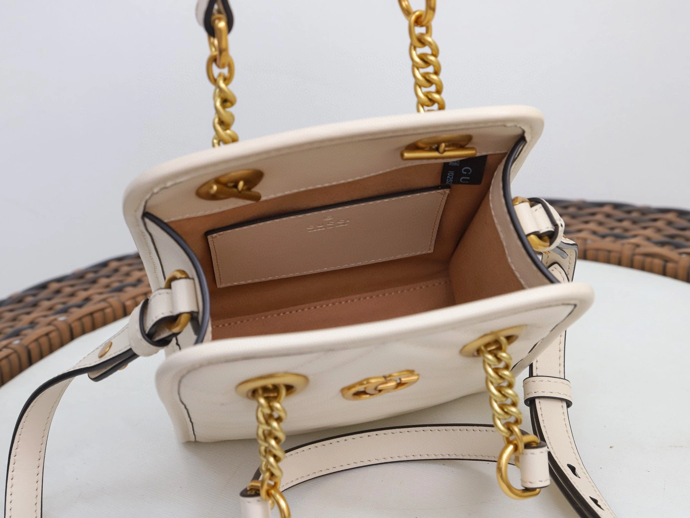 MOMO- 696123-DTDHT-9022 Marmont cowhide item：B-B191F1121C