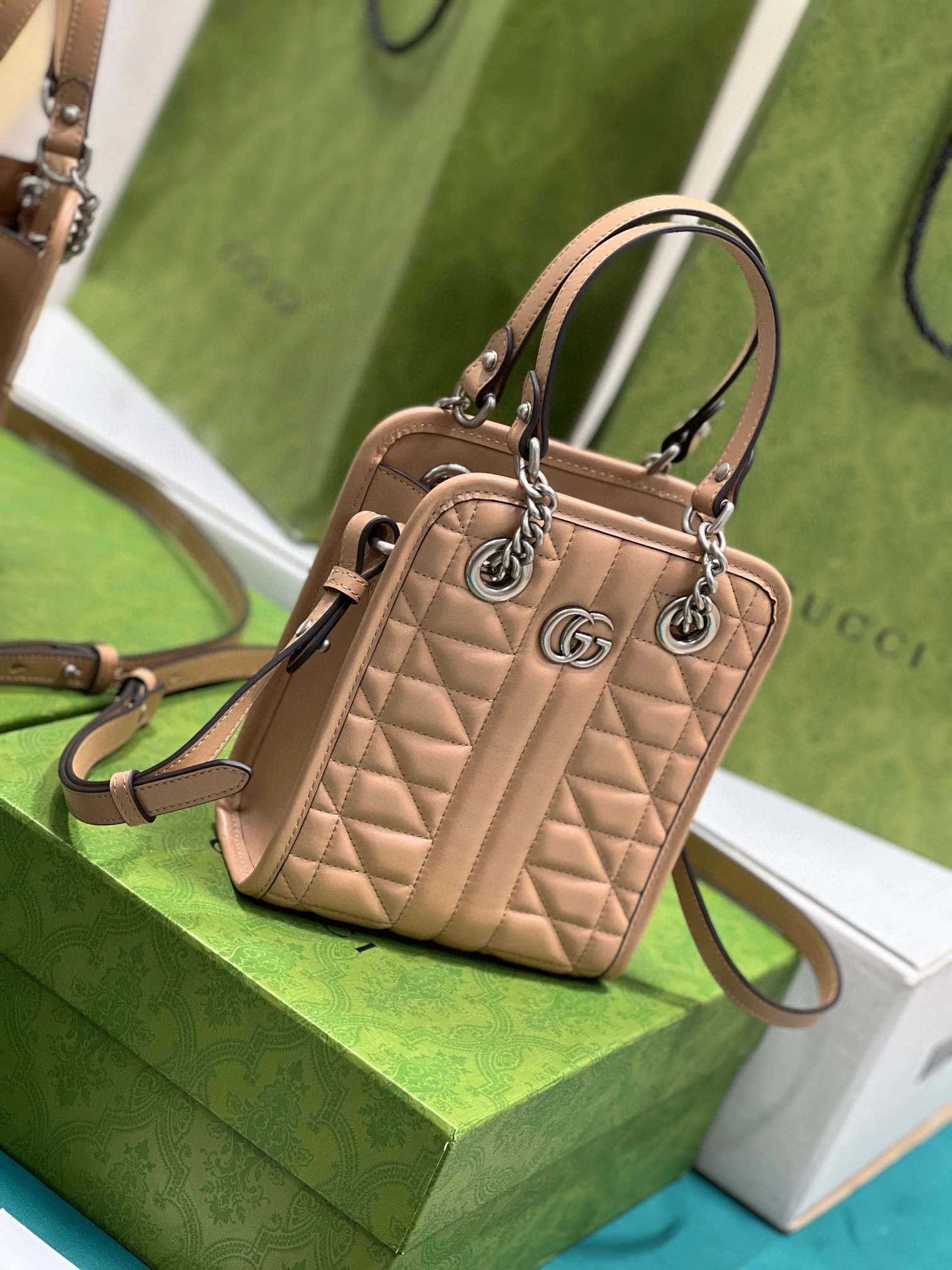 MOMO- 696123-UM8BF-2754 Marmont cowhide item：B-B000F1123C