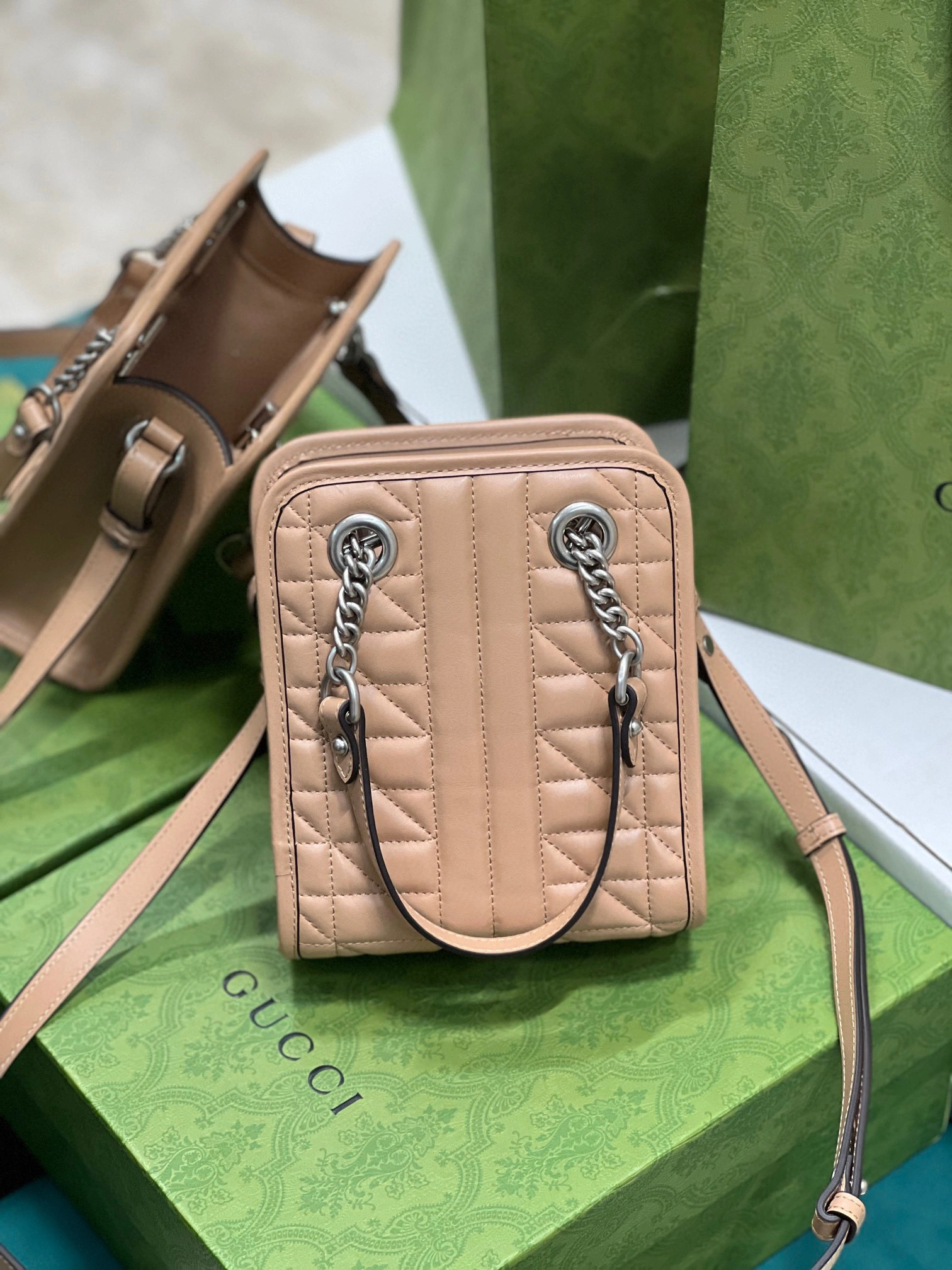 MOMO- 696123-UM8BF-2754 Marmont cowhide item：B-B000F1123C