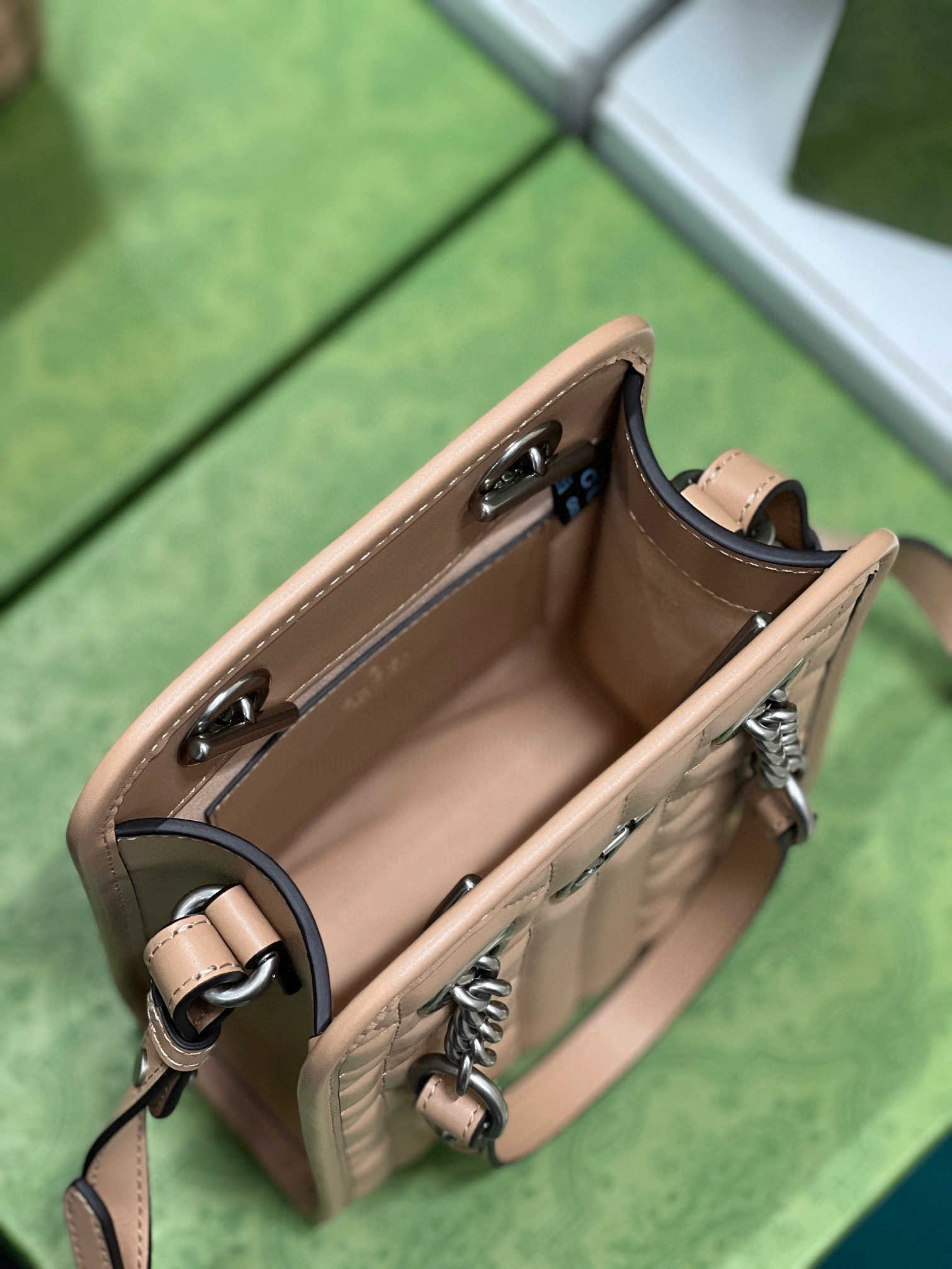 MOMO- 696123-UM8BF-2754 Marmont cowhide item：B-B000F1123C