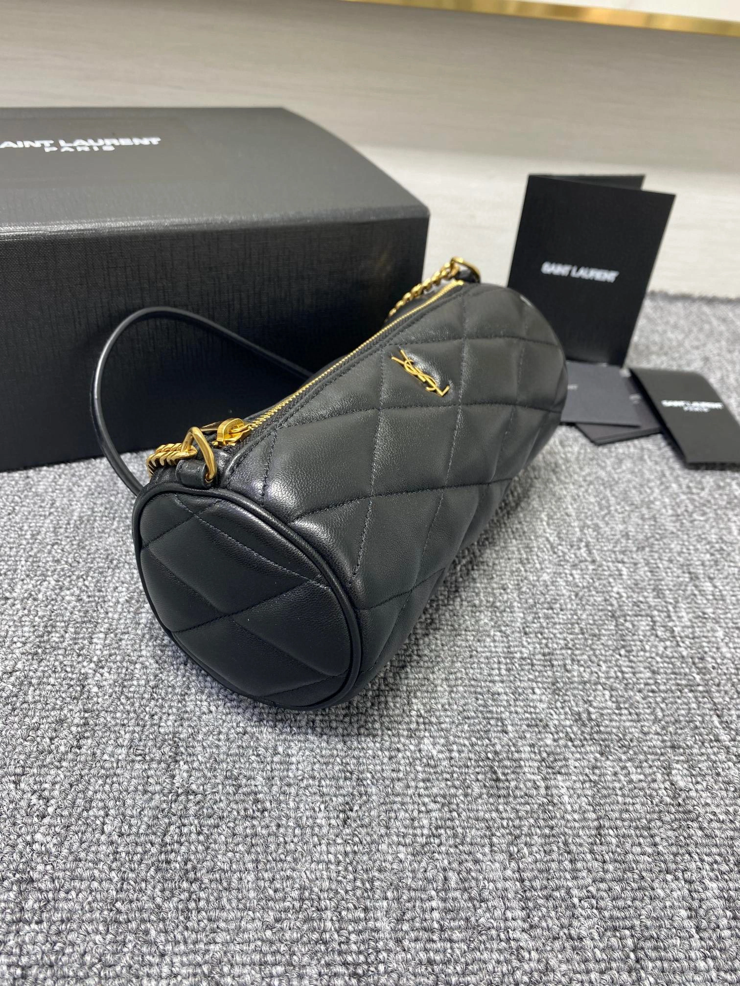 MOMO- 699703-AAAJU-1000 sade lambskin item：B-B000F0527C