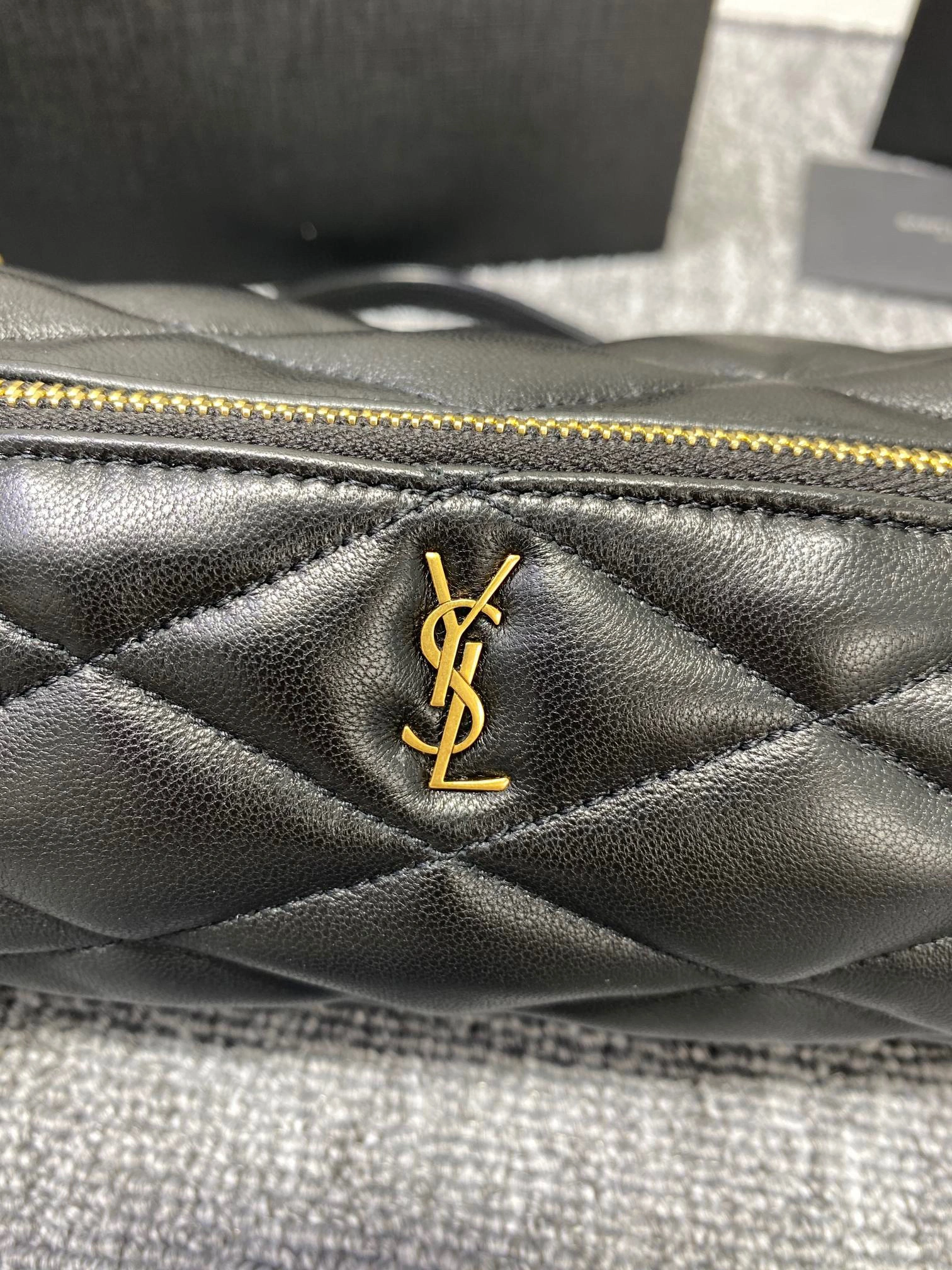 MOMO- 699703-AAAJU-1000 sade lambskin item：B-B000F0527C