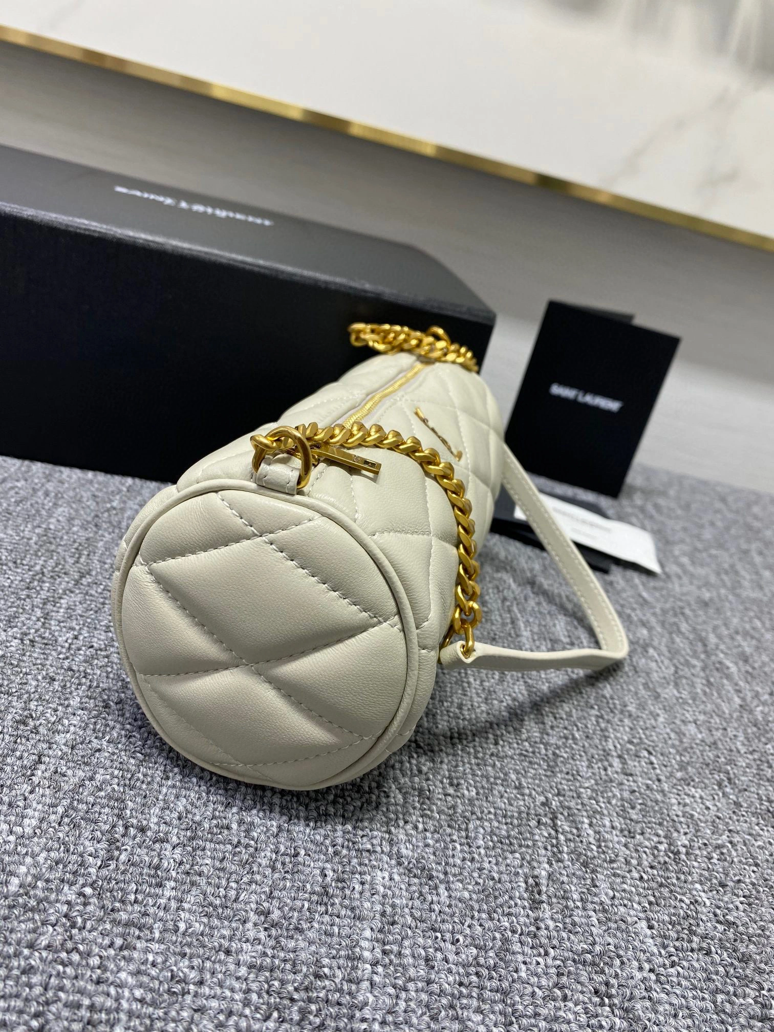 MOMO- 699703-AAAJU-9207 sade lambskin item：B-B000F0526C
