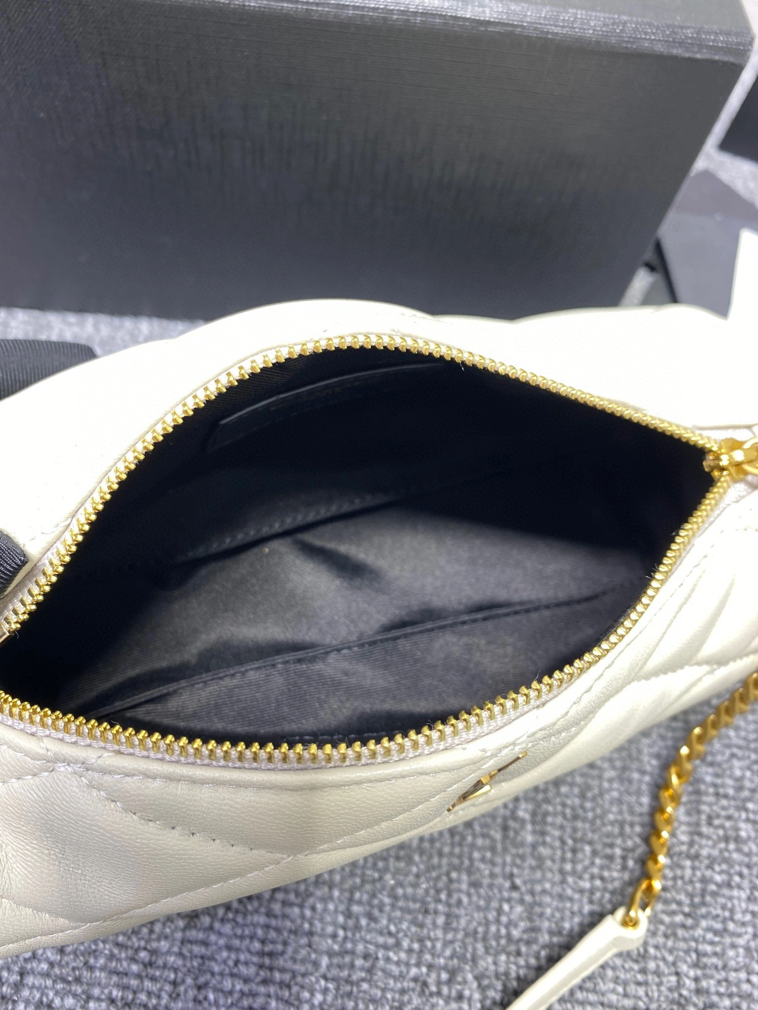 MOMO- 699703-AAAJU-9207 sade lambskin item：B-B000F0526C
