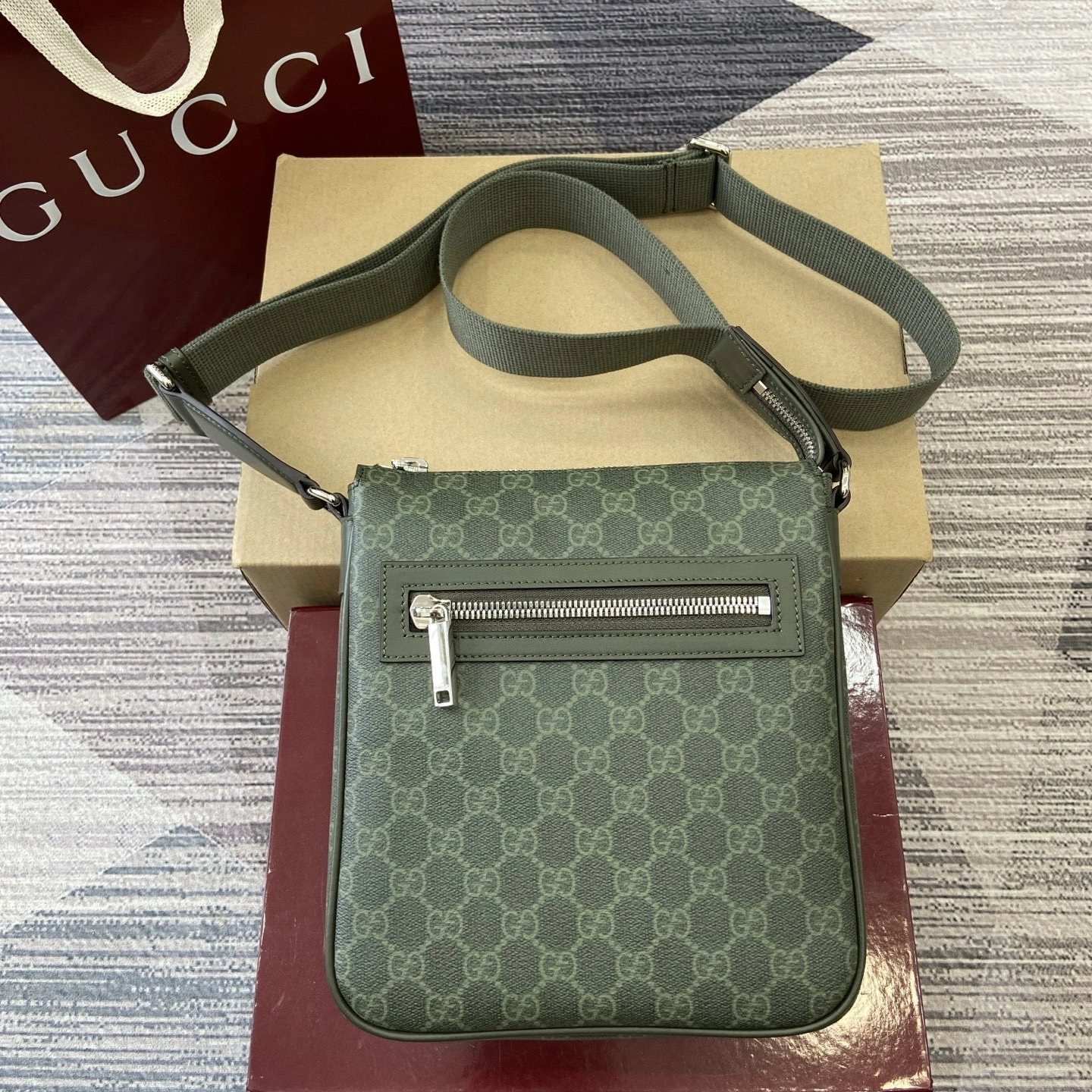 MOMO--6u33i 792082-FAFAI-8489 high quality version item:E-B815K2830