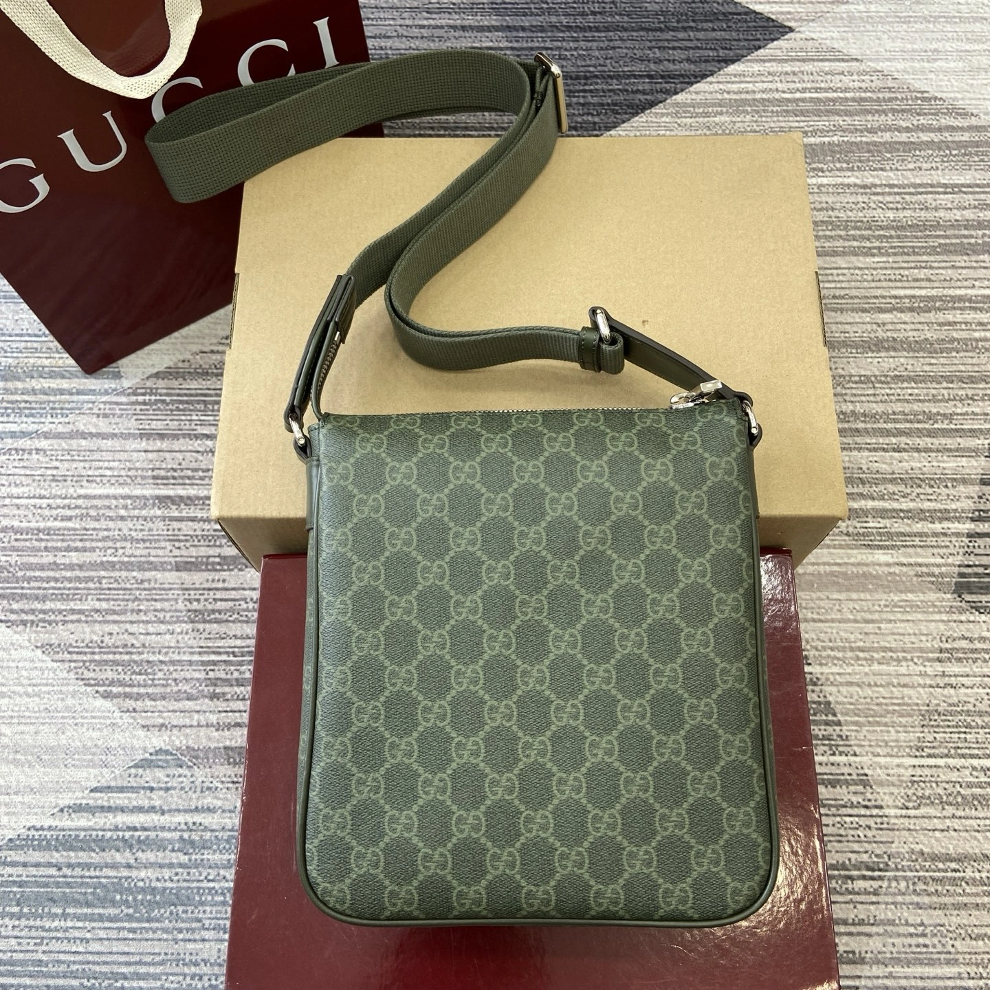 MOMO--6u33i 792082-FAFAI-8489 high quality version item:E-B815K2830