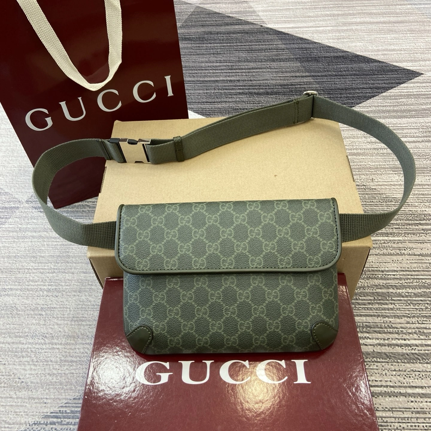 MOMO--6u33i 792091-FAFAI-8489 high quality version item:E-B815K2832