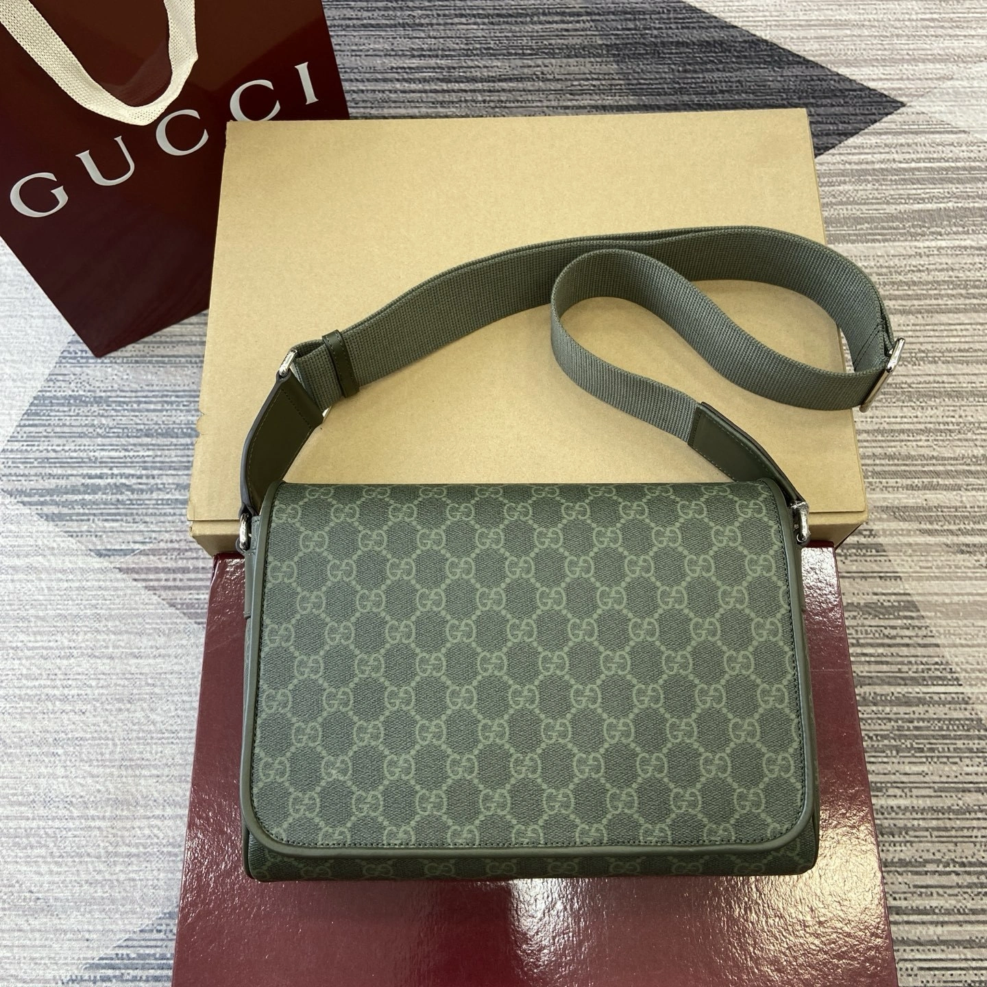 MOMO--6u33i 792124-FAFAI-8489 high quality version item:E-B815K2828