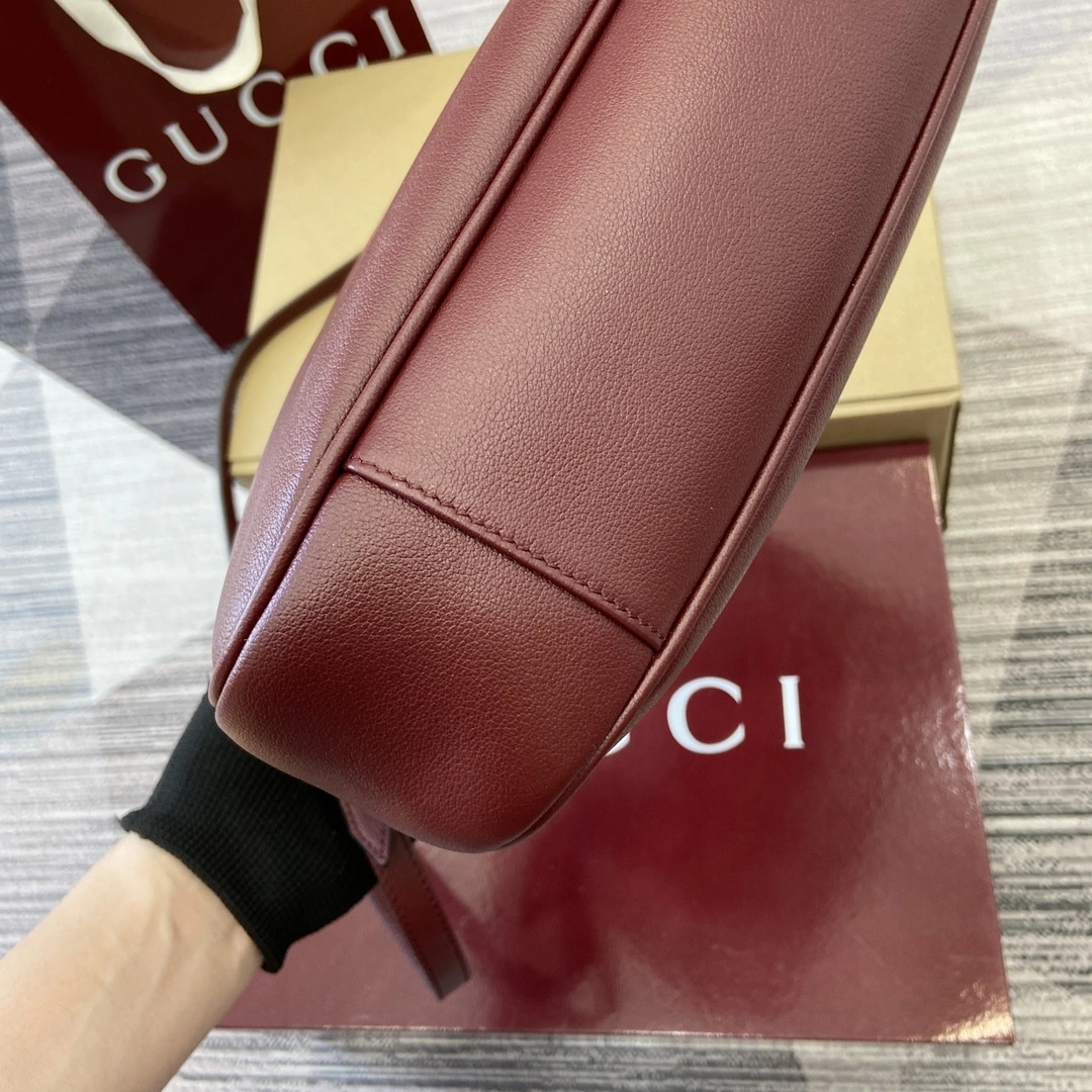 MOMO--6u33i 799862-UYU0G-6207 high quality version item:E-B815K2027