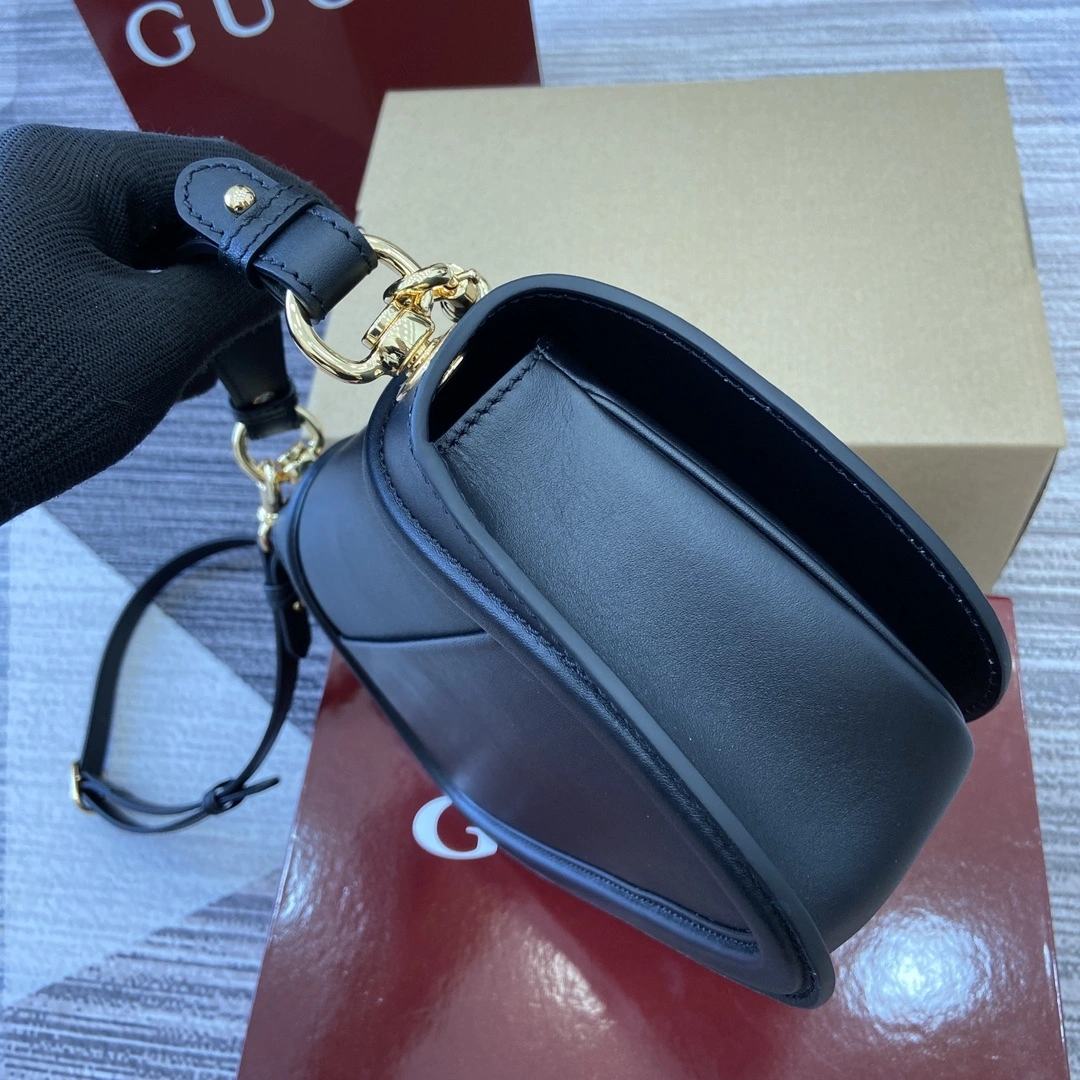 MOMO--6u33i 815714-AAEC2-1000 high quality version cowhide item:E-B815K2501