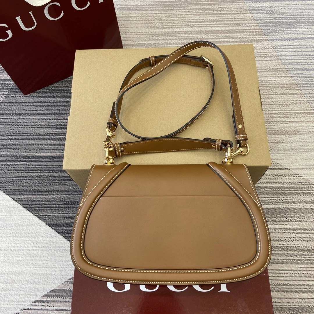 MOMO--6u33i 815714-AAEC2-2718 high quality version cowhide item:E-B815K2502