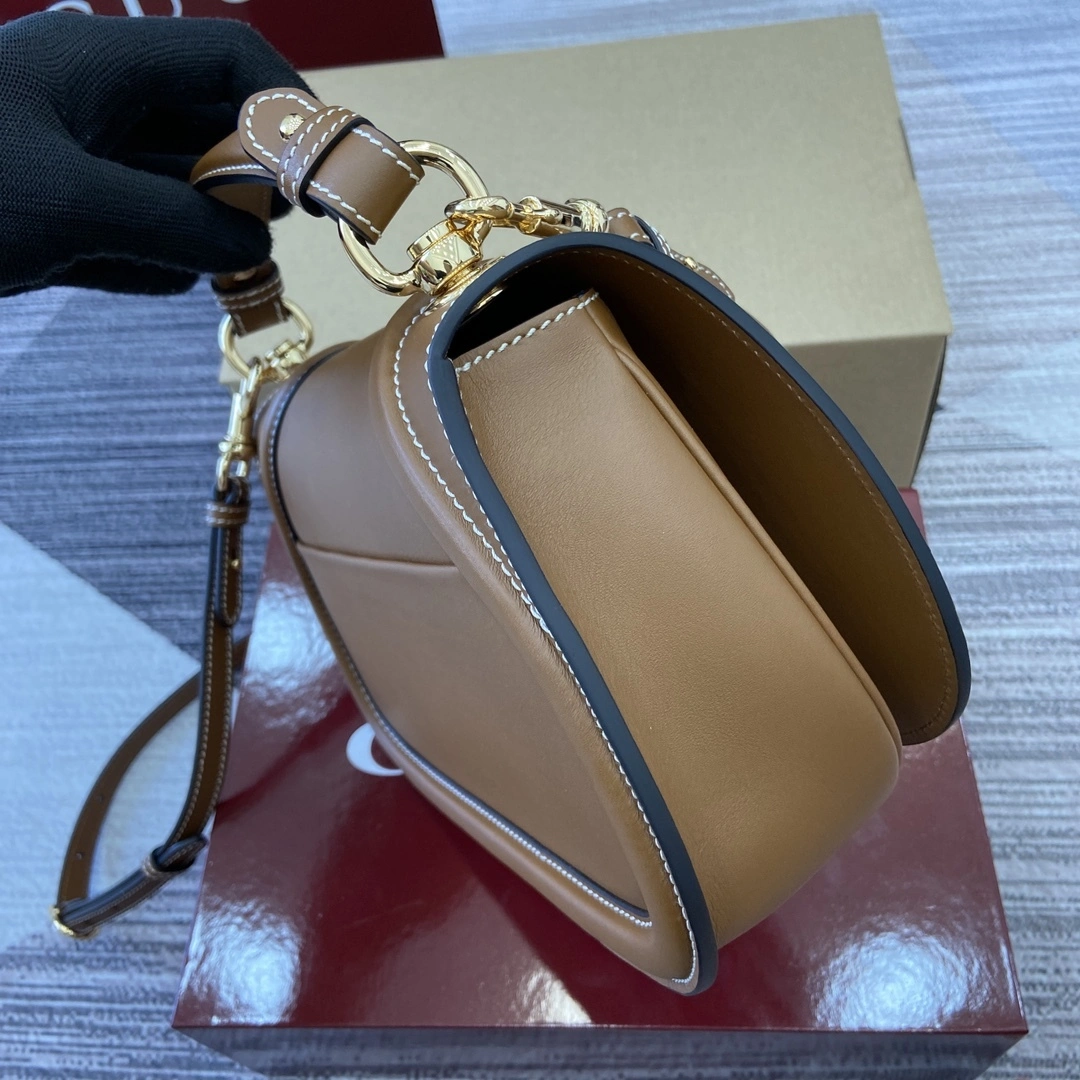MOMO--6u33i 815714-AAEC2-2718 high quality version cowhide item:E-B815K2502
