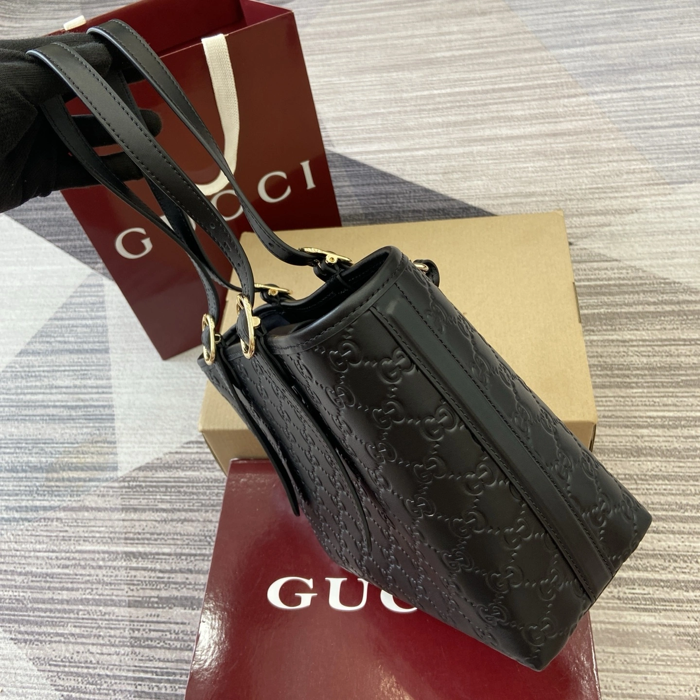 MOMO--6u33i 847456-AAFDV-1000 high quality version GG Emblem item:E-B815K2004