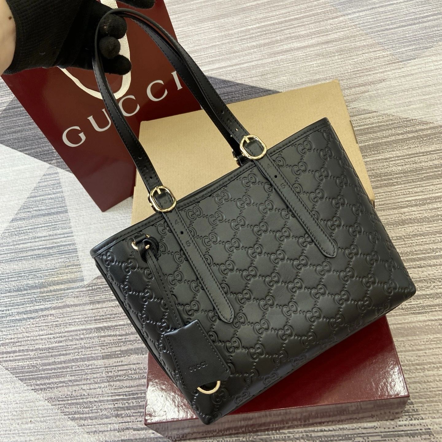 MOMO--6u33i 847456-AAFDV-1000 high quality version GG Emblem item:E-B815K2004