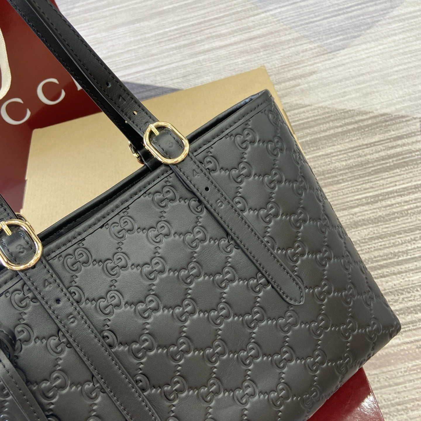 MOMO--6u33i 847456-AAFDV-1000 high quality version GG Emblem item:E-B815K2004