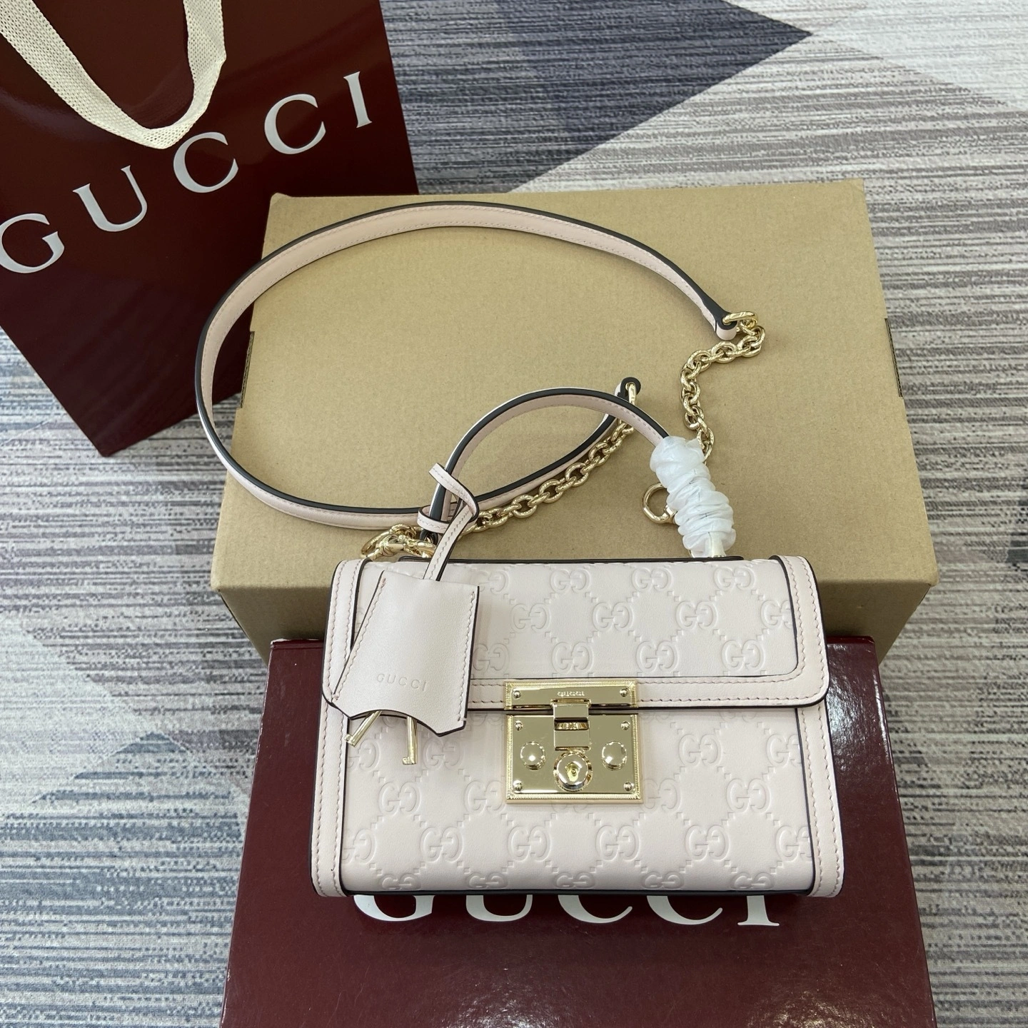 MOMO--6u33i 848884-AAFDV-5734 high quality version Padlock item:E-B815K2809