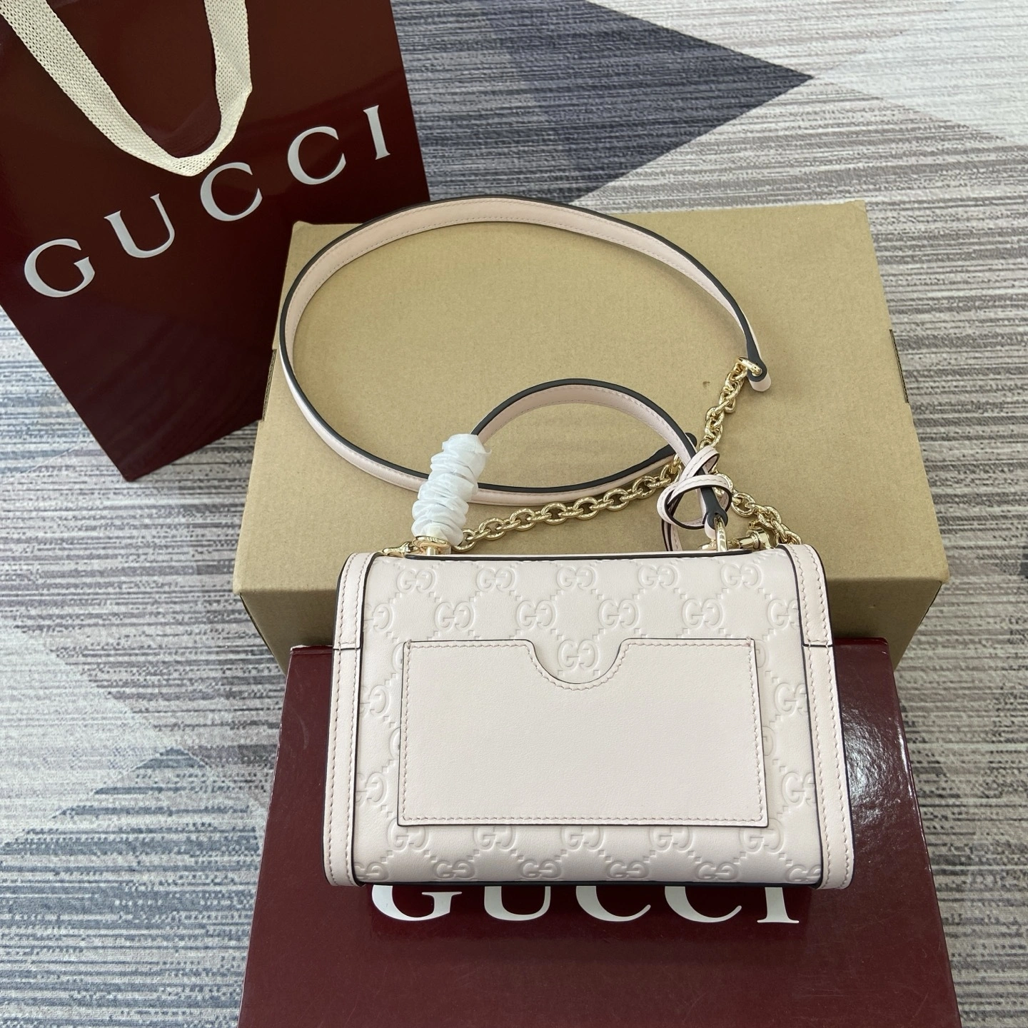 MOMO--6u33i 848884-AAFDV-5734 high quality version Padlock item:E-B815K2809