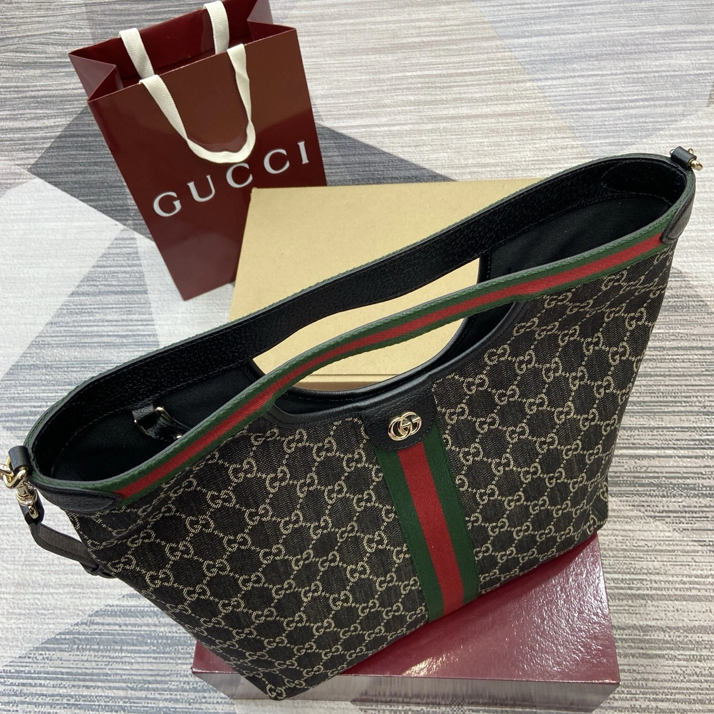 MOMO--6u33i 865452-UN3AG-1099 high quality version Giglio item:E-B815K2839