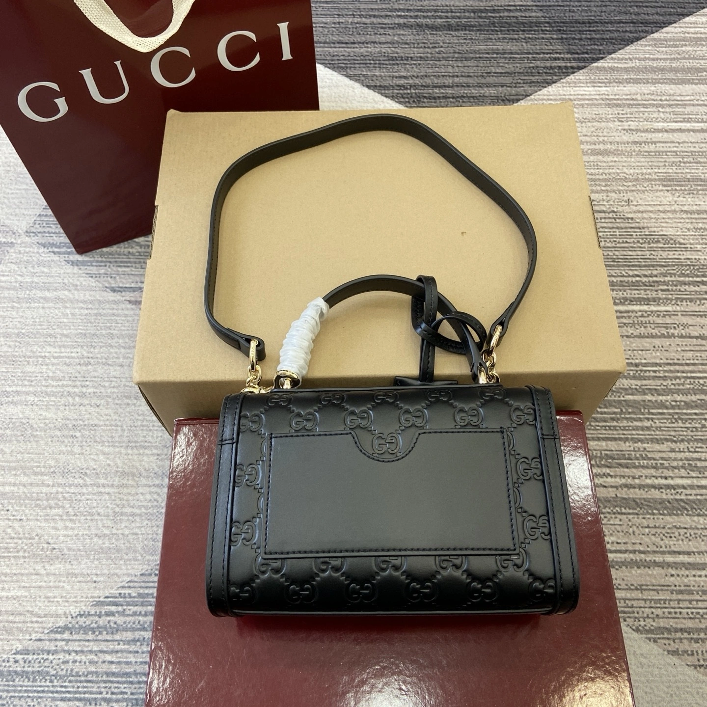 MOMO--6u33i 8848884-AAFDV-1000 high quality version Padlock item:E-B815K2811
