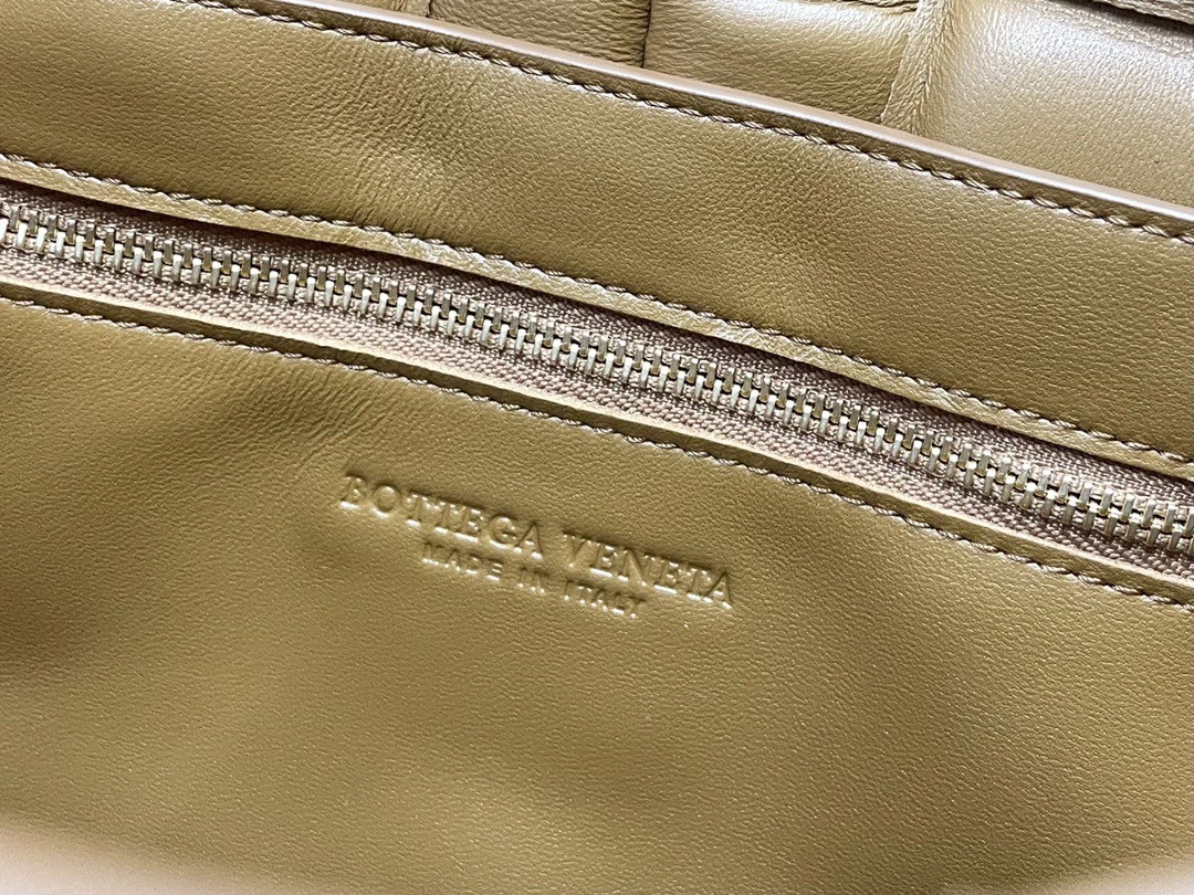 MOMO- 70094 Cassette bag item : B-B120C0908