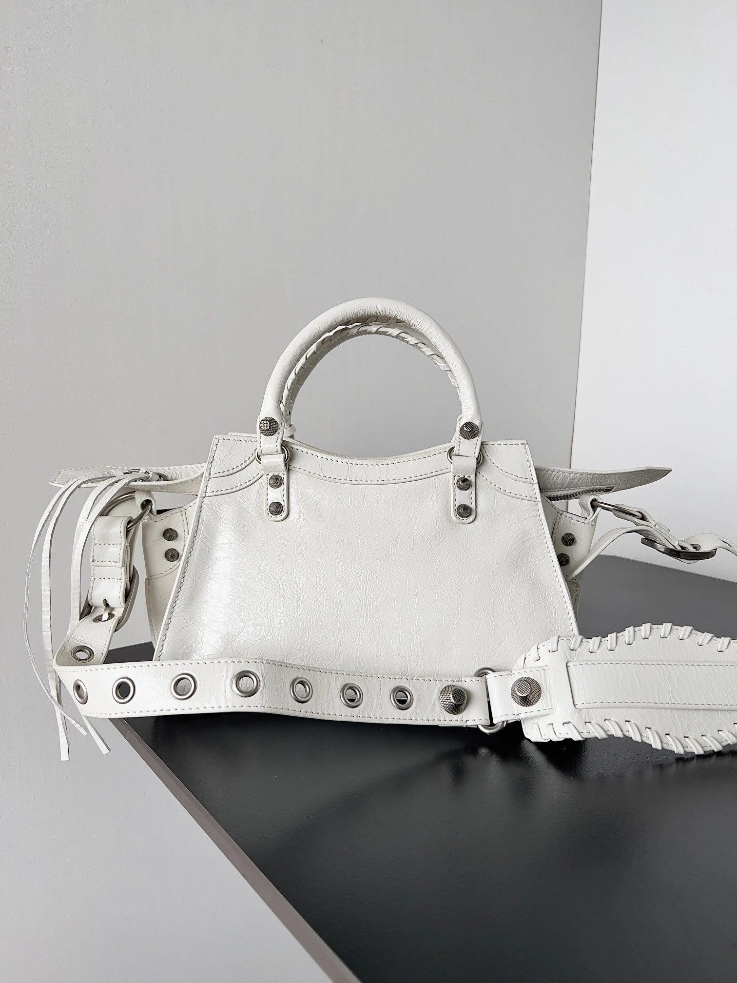 MOMO--700940210B09104 700940210BK9104 Neo cagole sheepskin item:C-B063L0876R