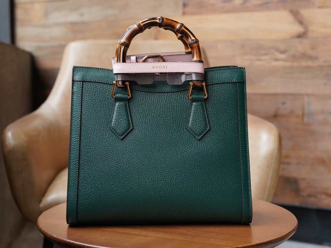 MOMO--702721 U3ZDT 3670 702721-U3ZDT-3670 high quality version item：C-B461H1052Q