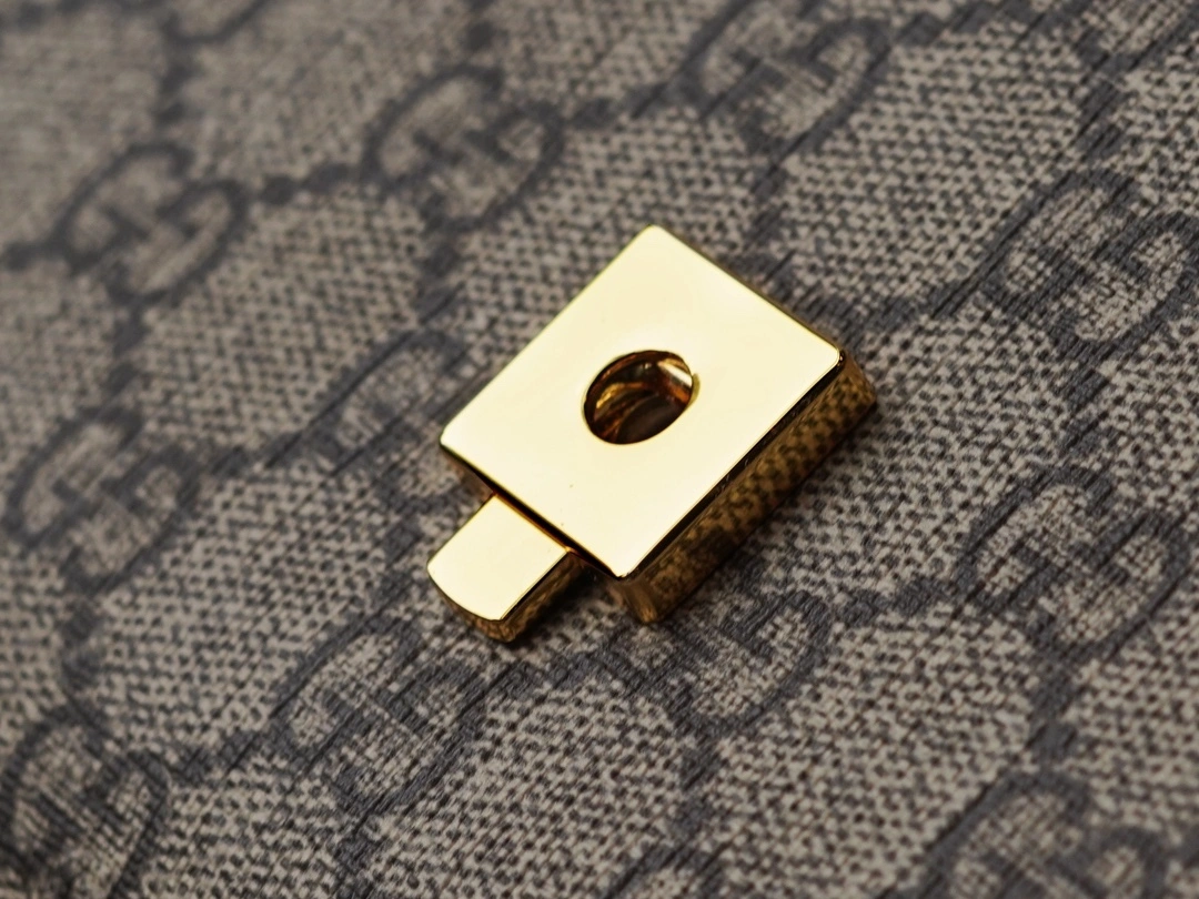 MOMO--703848 9AAAJ 8563 703848-92TCK-8563 high quality version item：C-B461H1116Q