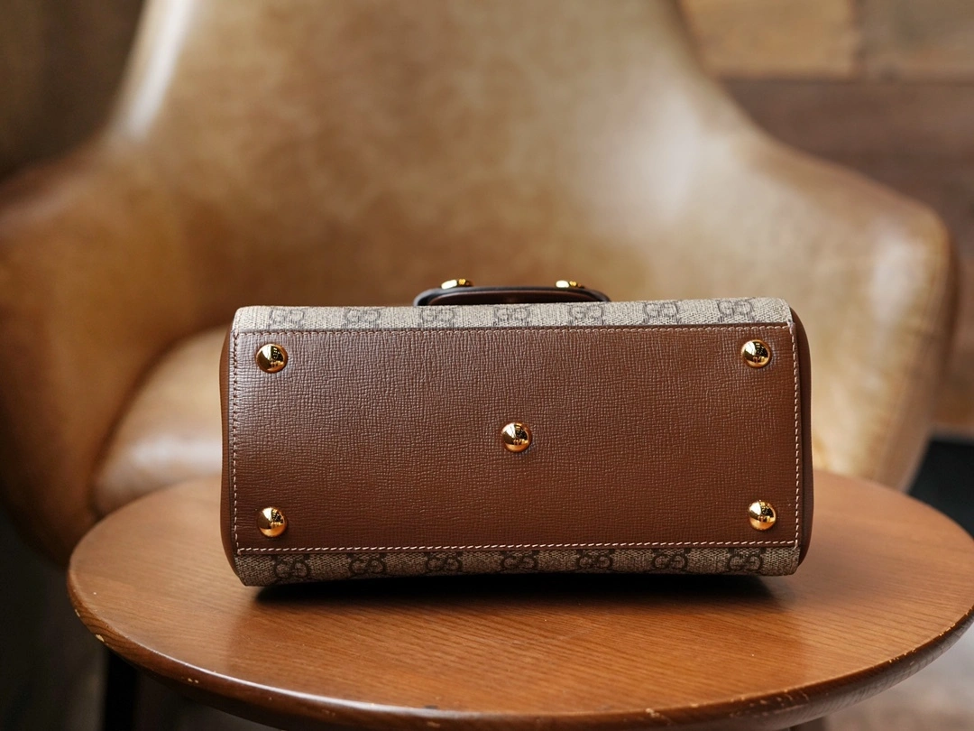 MOMO--703848 9AAAJ 8563 703848-92TCK-8563 high quality version item：C-B461H1116Q