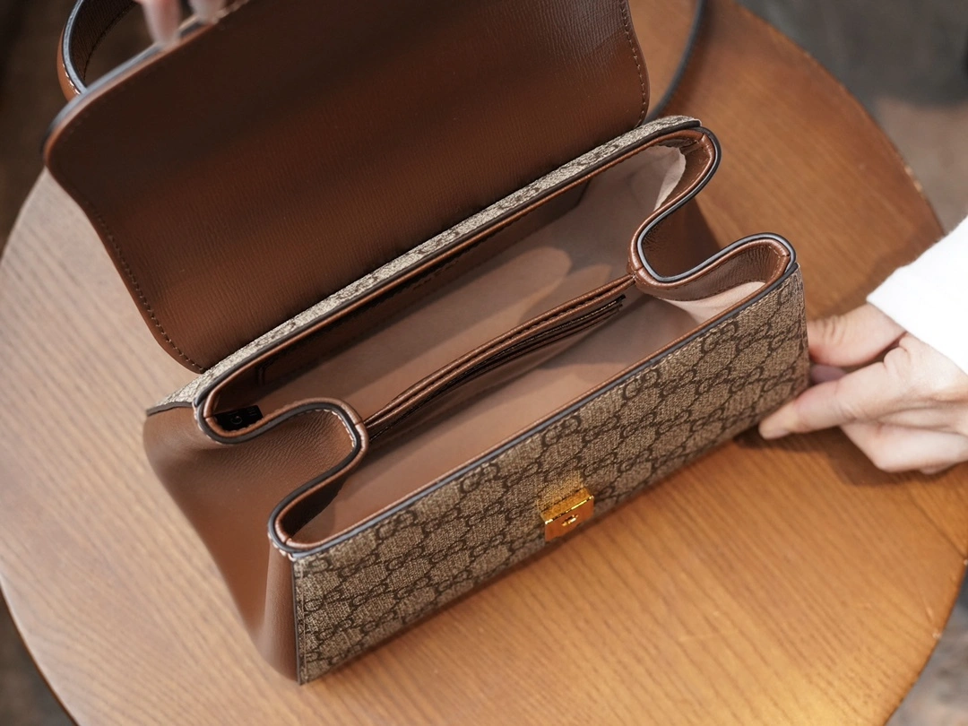 MOMO--703848 9AAAJ 8563 703848-92TCK-8563 high quality version item：C-B461H1116Q