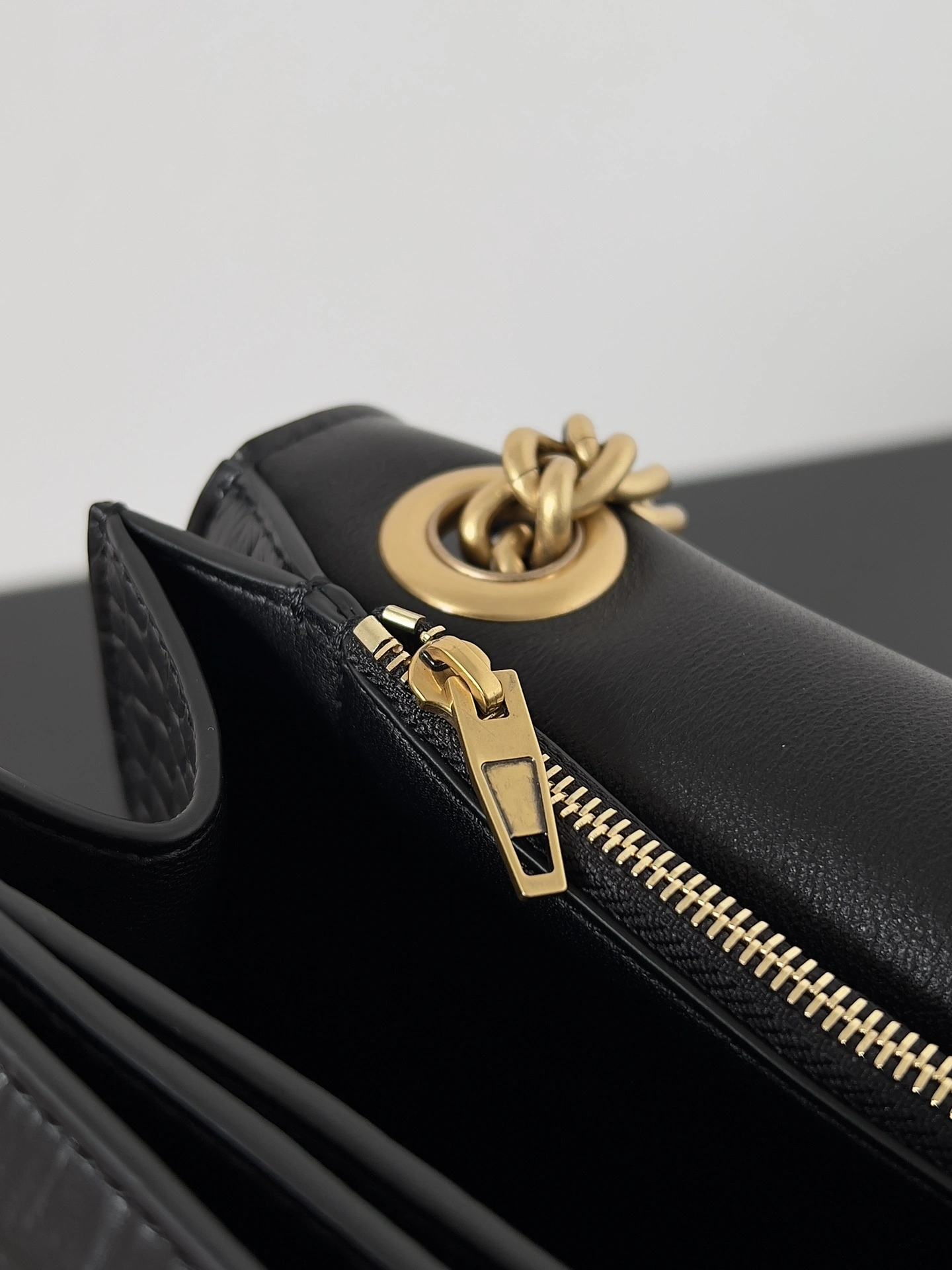MOMO- 716393210IX1000 high quality version item：C-B063I2031V