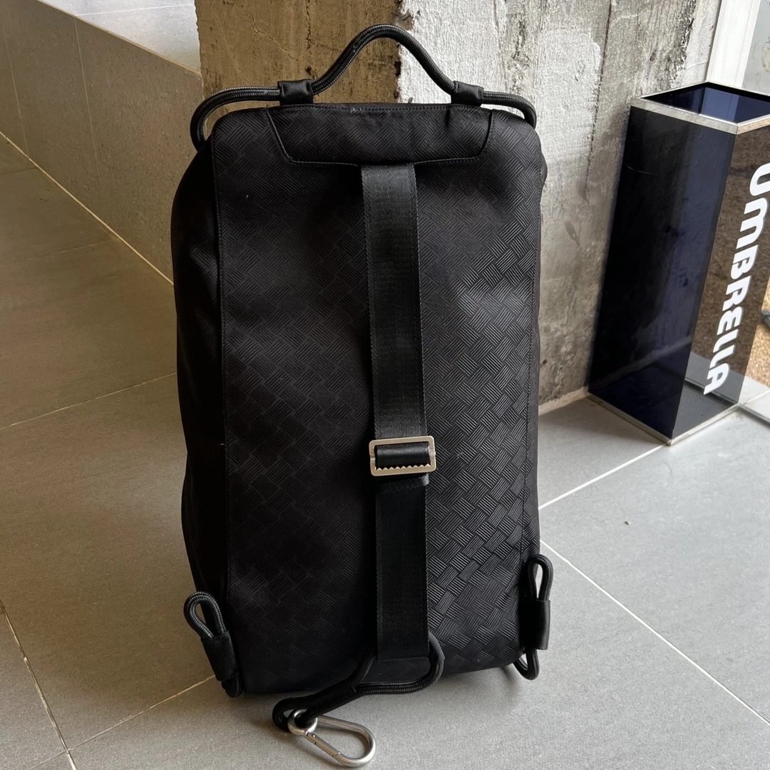 MOMO- 718083V2HE08803 item:D-B063A2212V