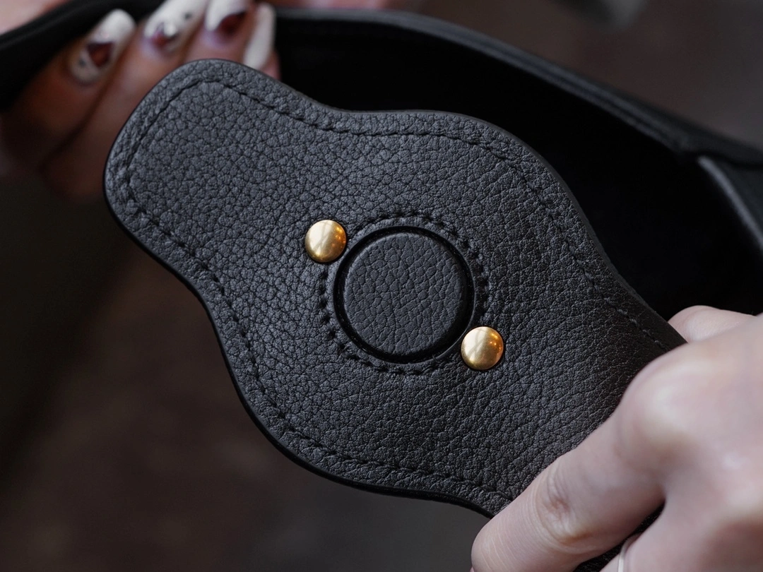 MOMO--726274 AAA9F 1000 726274-AAA9F-1000 high quality version item：C-B461H1090Q