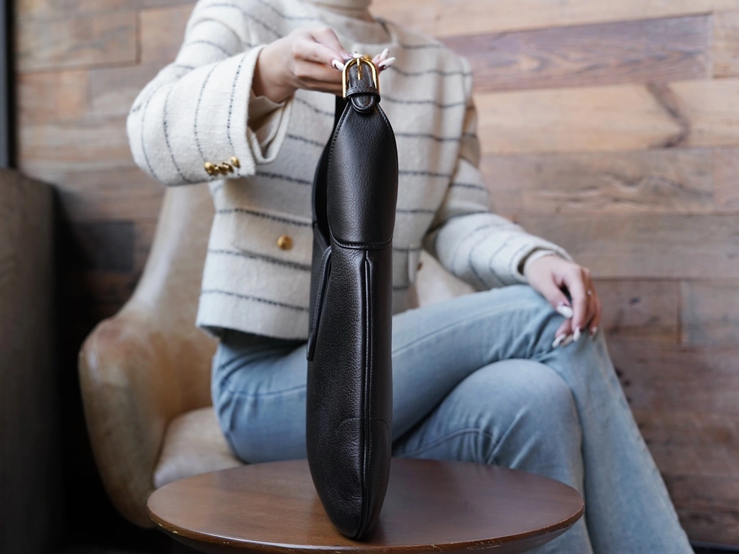 MOMO--726274 AAA9F 1000 726274-AAA9F-1000 high quality version item：C-B461H1090Q