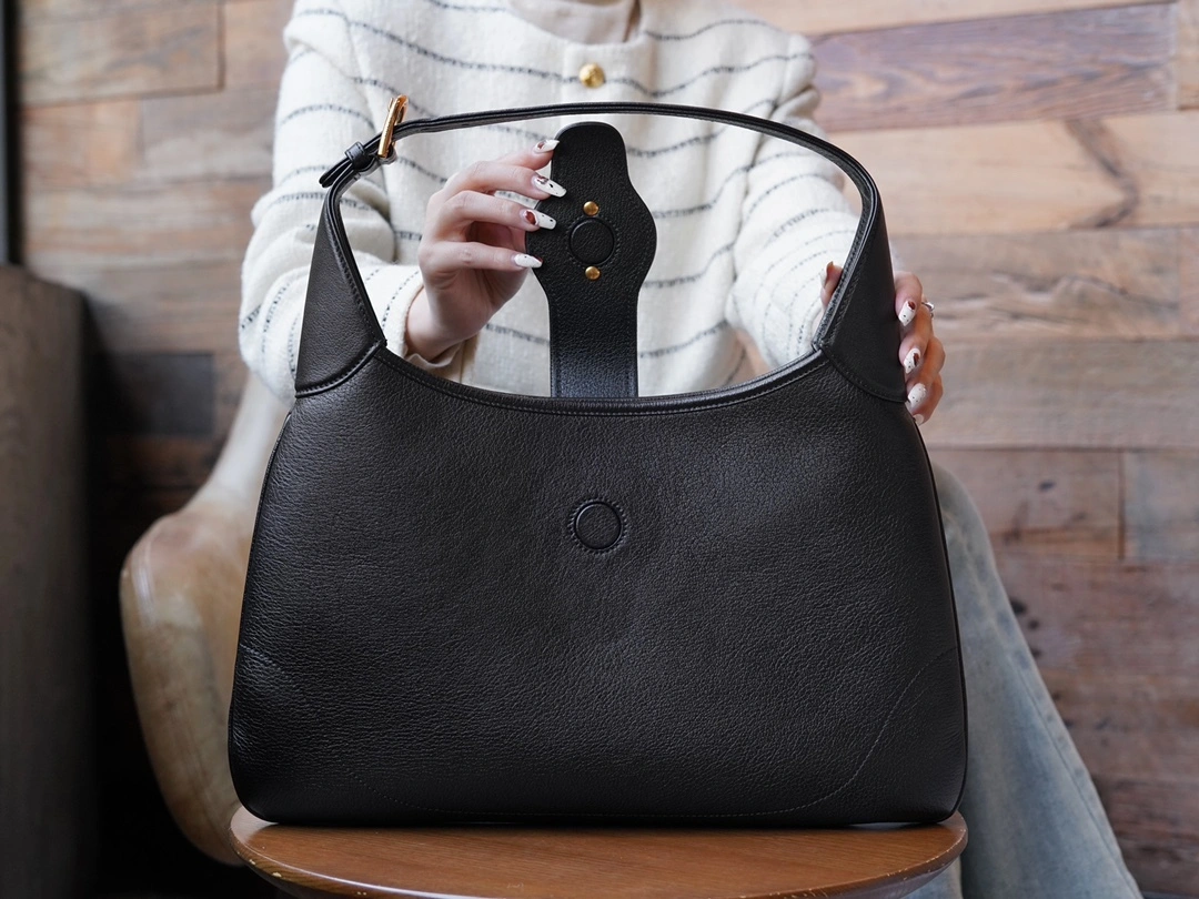 MOMO--726274 AAA9F 1000 726274-AAA9F-1000 high quality version item：C-B461H1090Q