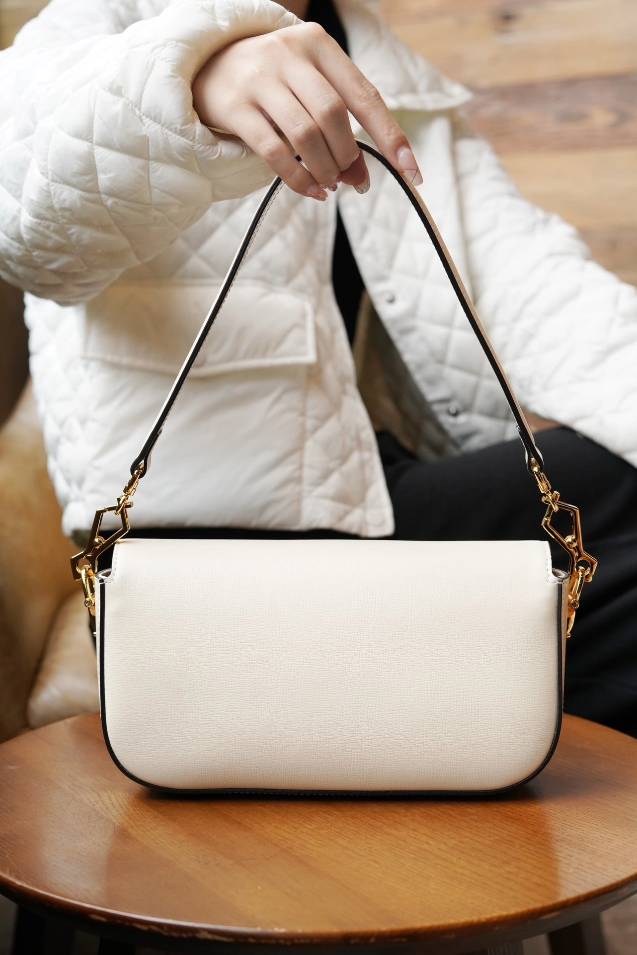 MOMO--‎735178 1DB0G 9022 735178-1DB0G-9022 high quality version item：C-B461H1082Q