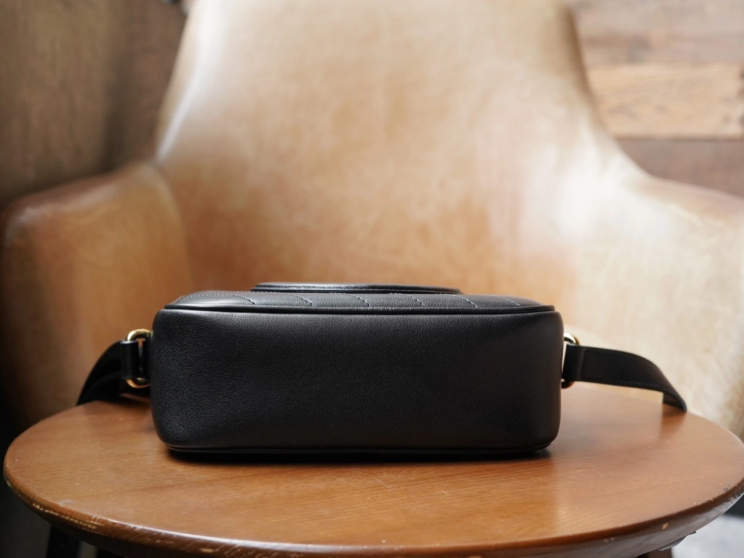 MOMO--‎742360 1IV0G 1000 742360-1IV0G-1000 high quality version item：C-B461H1062Q