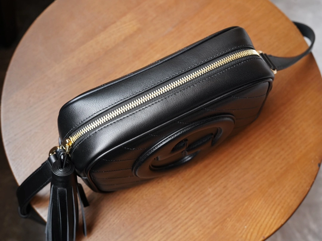MOMO--‎742360 1IV0G 1000 742360-1IV0G-1000 high quality version item：C-B461H1062Q