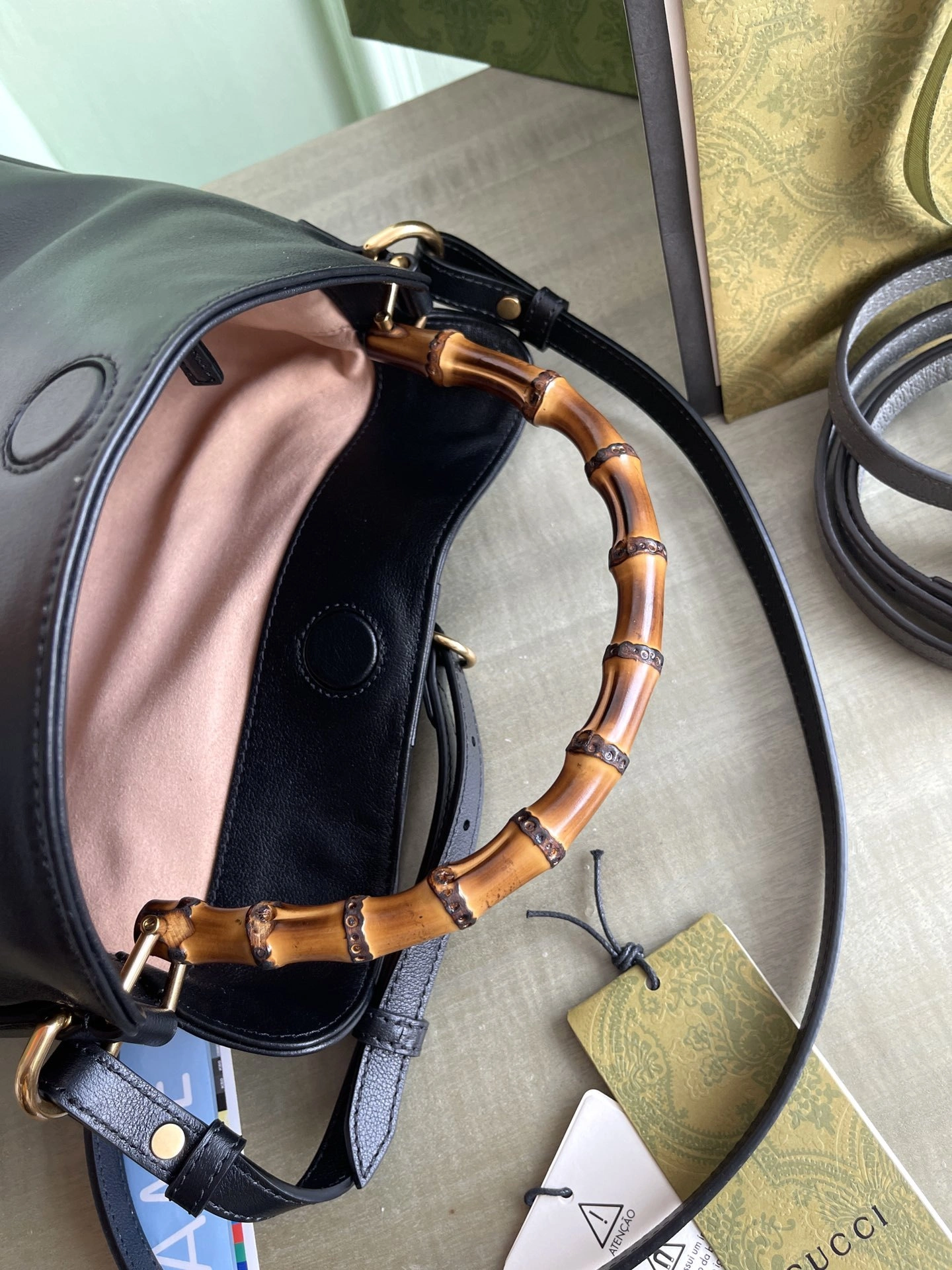 MOMO--746124 UAAAY 1092 746124-UAAAY-1092 item：C-B000H0208R