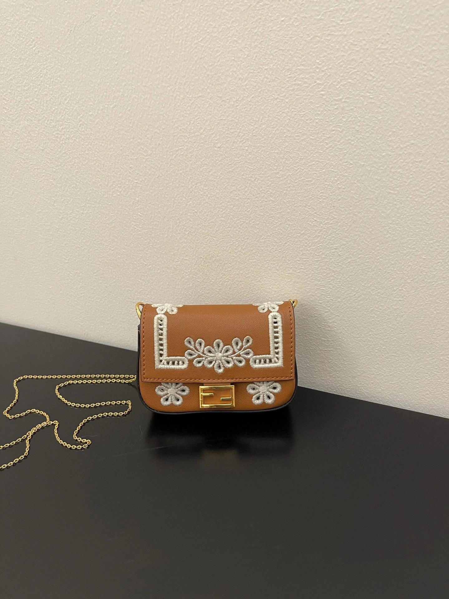 MOMO- 7AR844-AFD0-F1C6J nano baguette item：B-B000E2741C