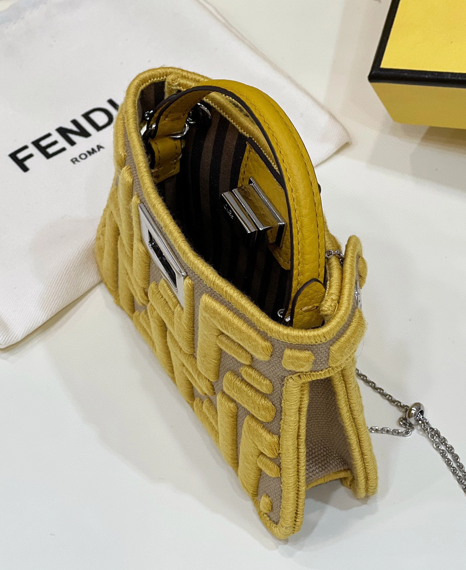 MOMO- 7AR993-AHWG-F1F2S peekaboo item：B-B598G1627C