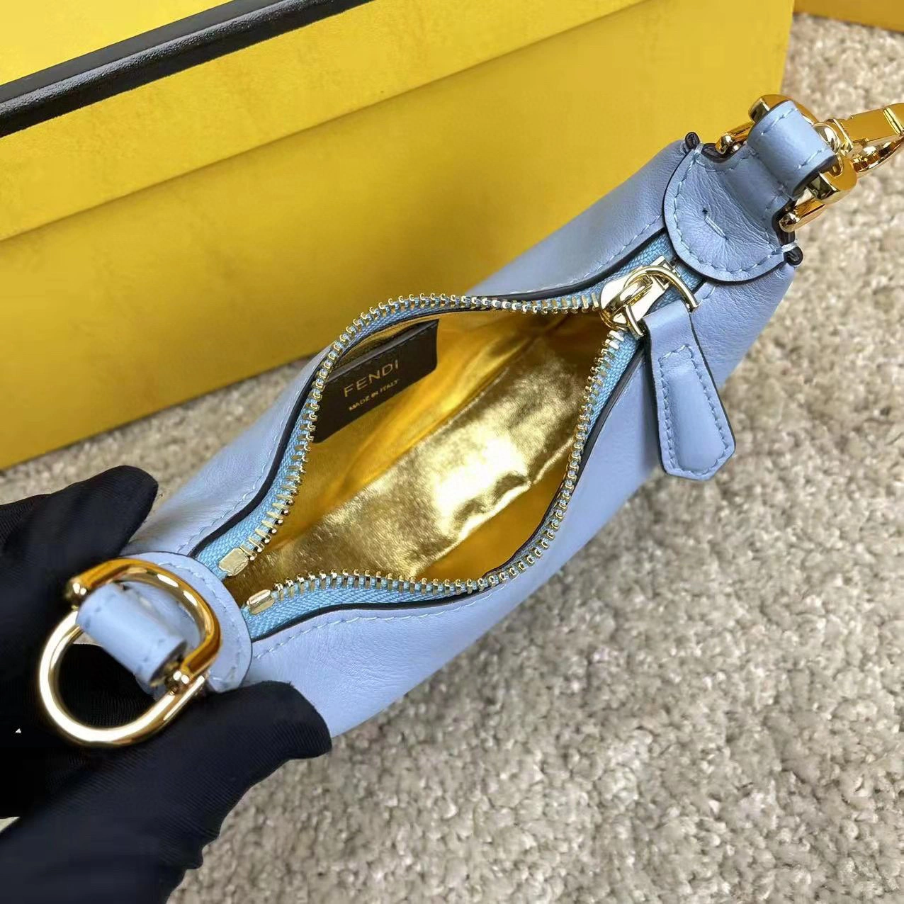 MOMO- 7AS089-A5DY-F1HD2 Graphy cowhide item：B-B000E2713C