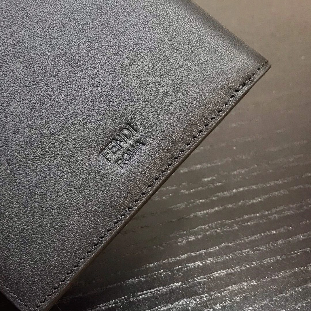 MOMO- 7M0169A3QGF0SAJ cowhide item：B-B063G1227C